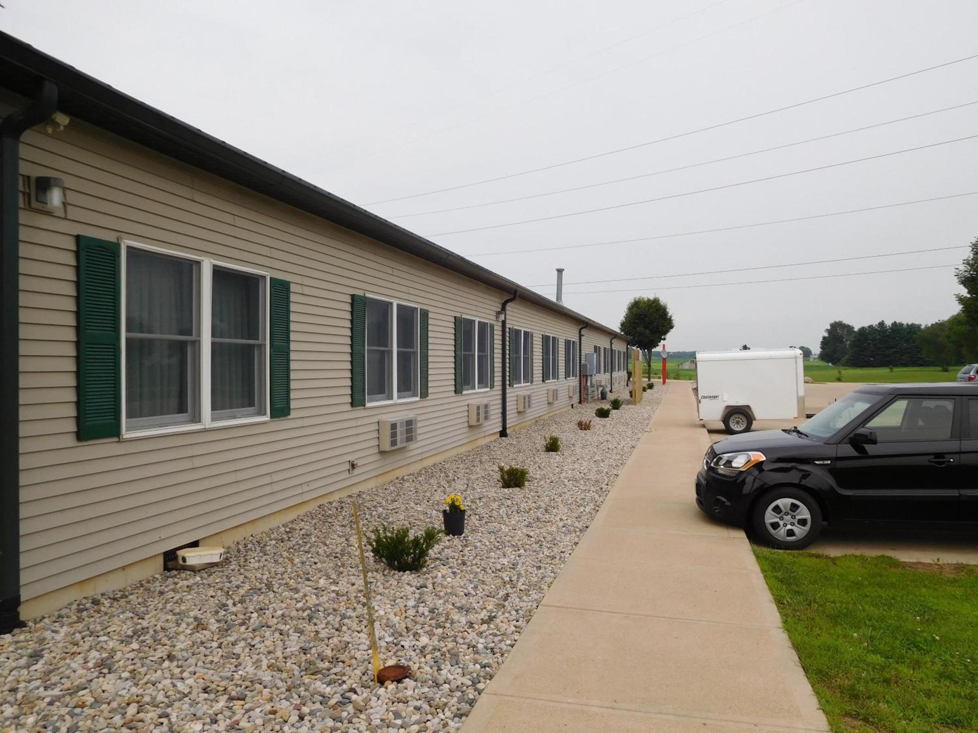 Attica Inn photo 16