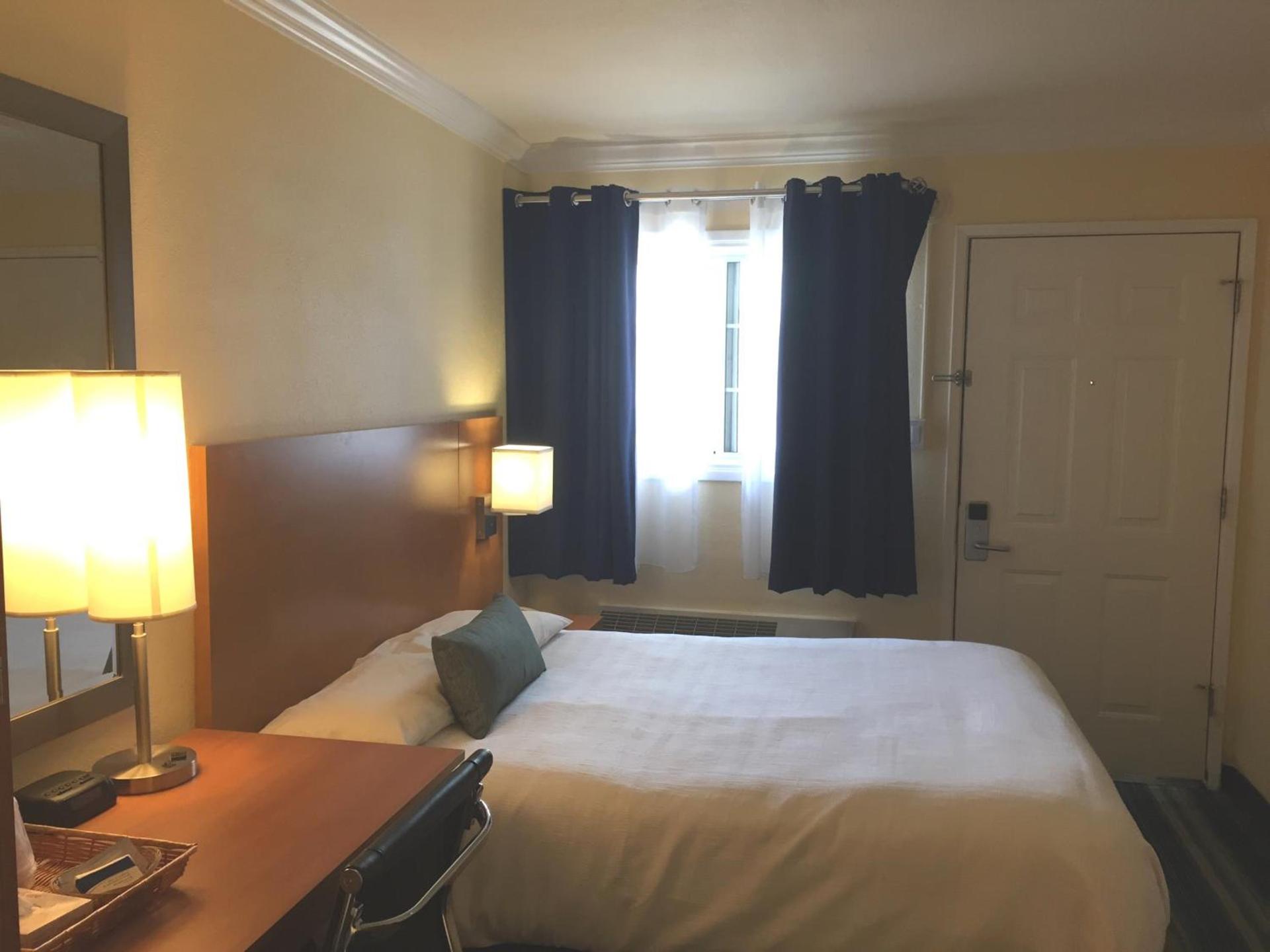 Surf Motel photo 8