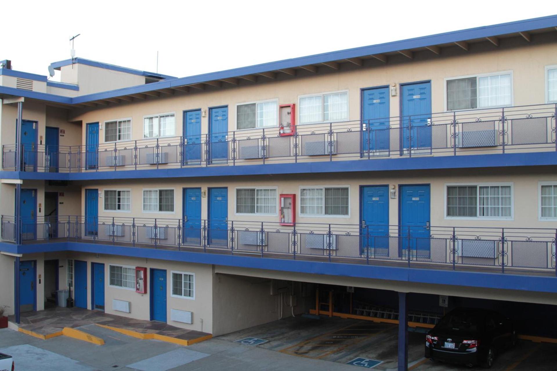 Surf Motel photo 2
