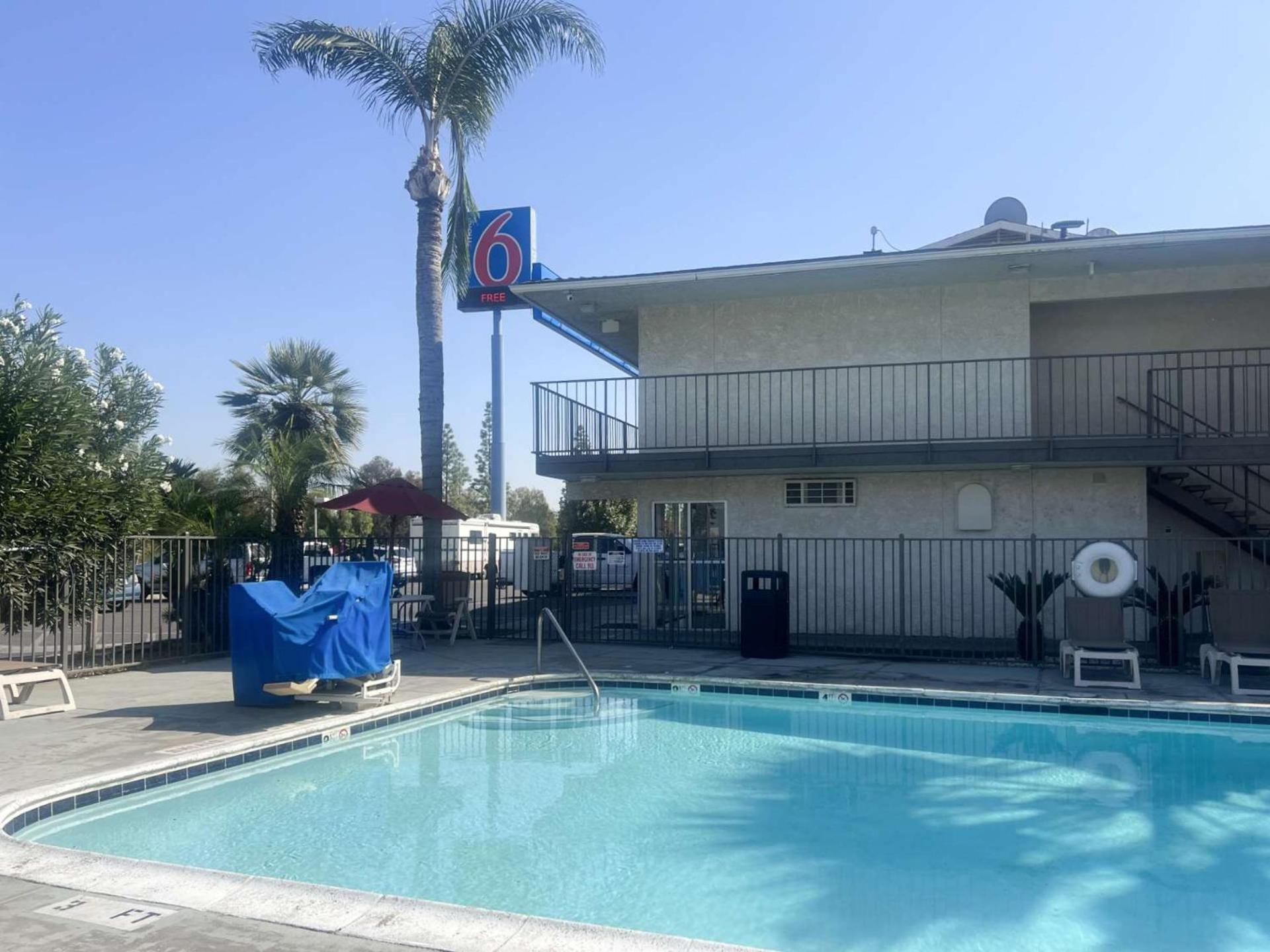 Motel 6-Tulare, CA photo 2