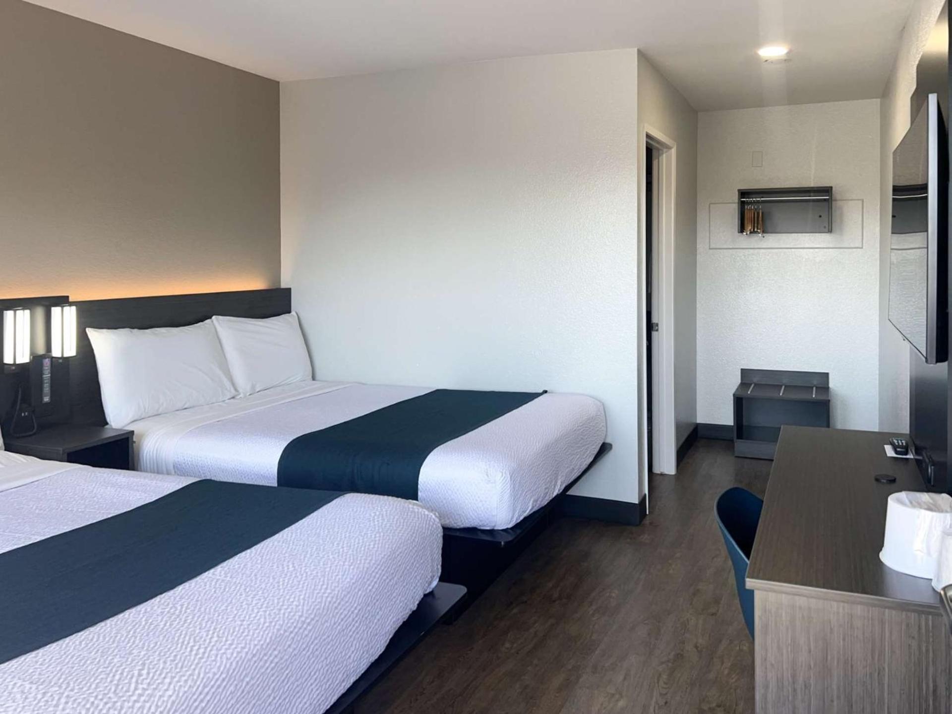 Motel 6-Tulare, CA photo 8