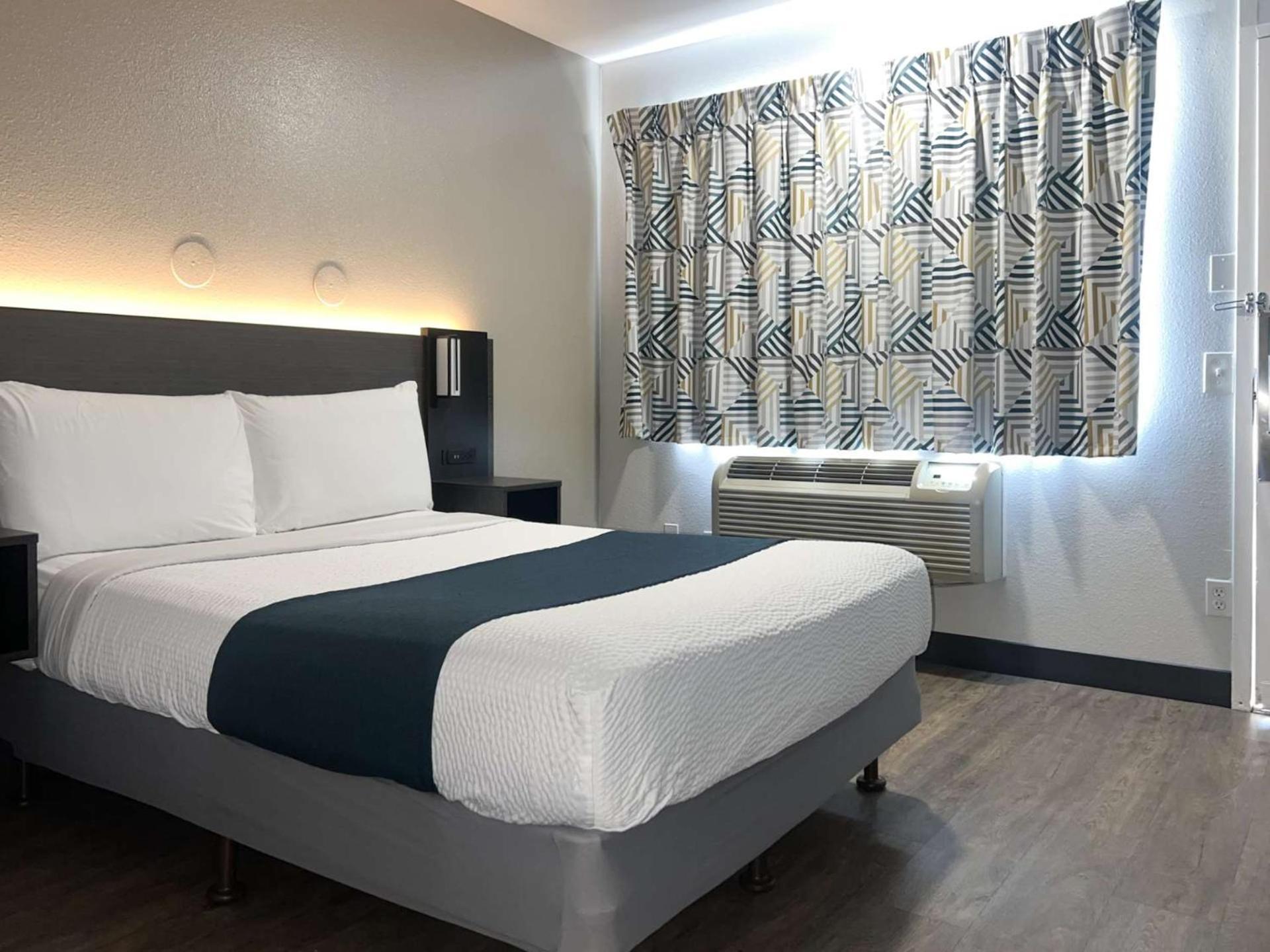 Motel 6-Tulare, CA photo 11