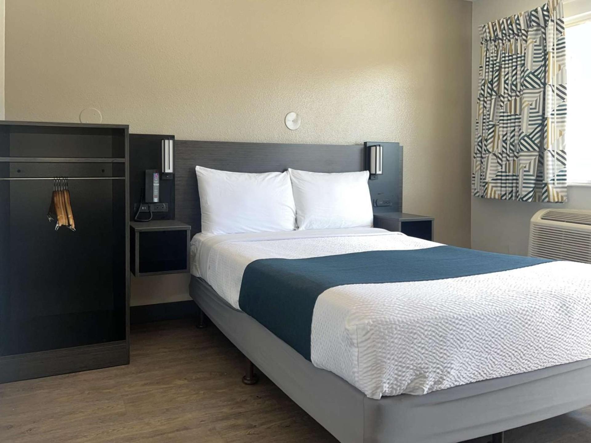 Motel 6-Tulare, CA photo 12