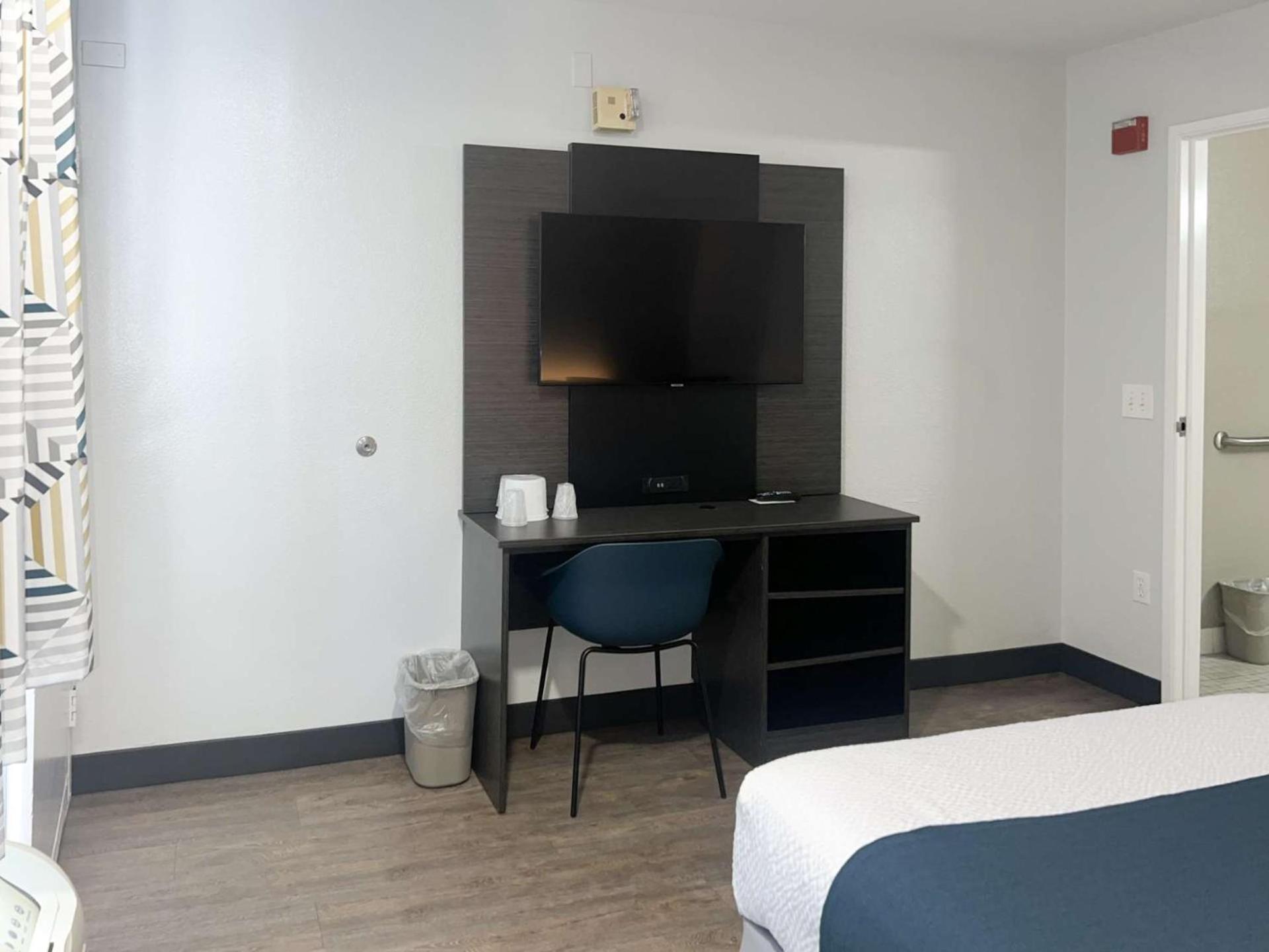 Motel 6-Tulare, CA photo 15