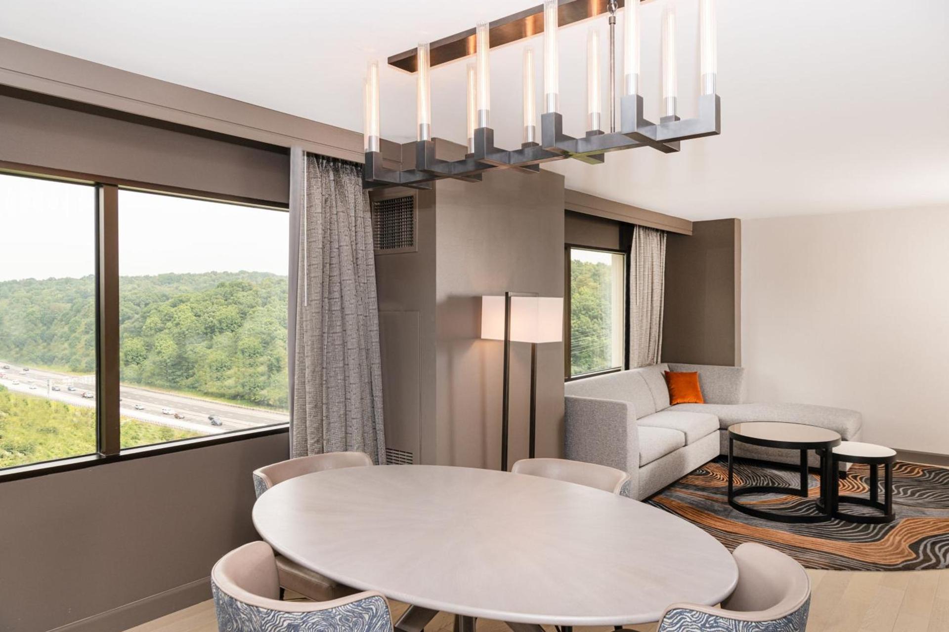 Pittsburgh Airport Marriott photo 37