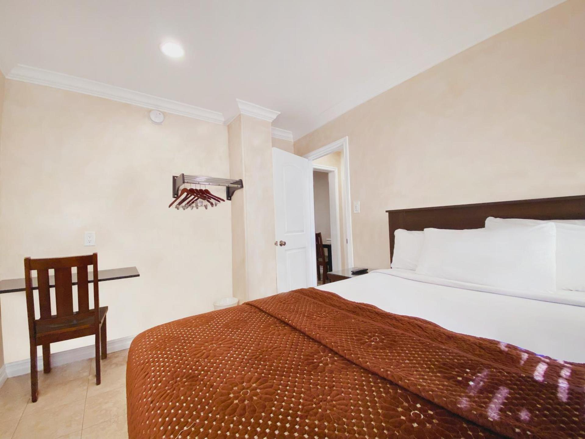 Nite Inn at Universal City - Walking Distance to Universal Studios Hollywood photo 29
