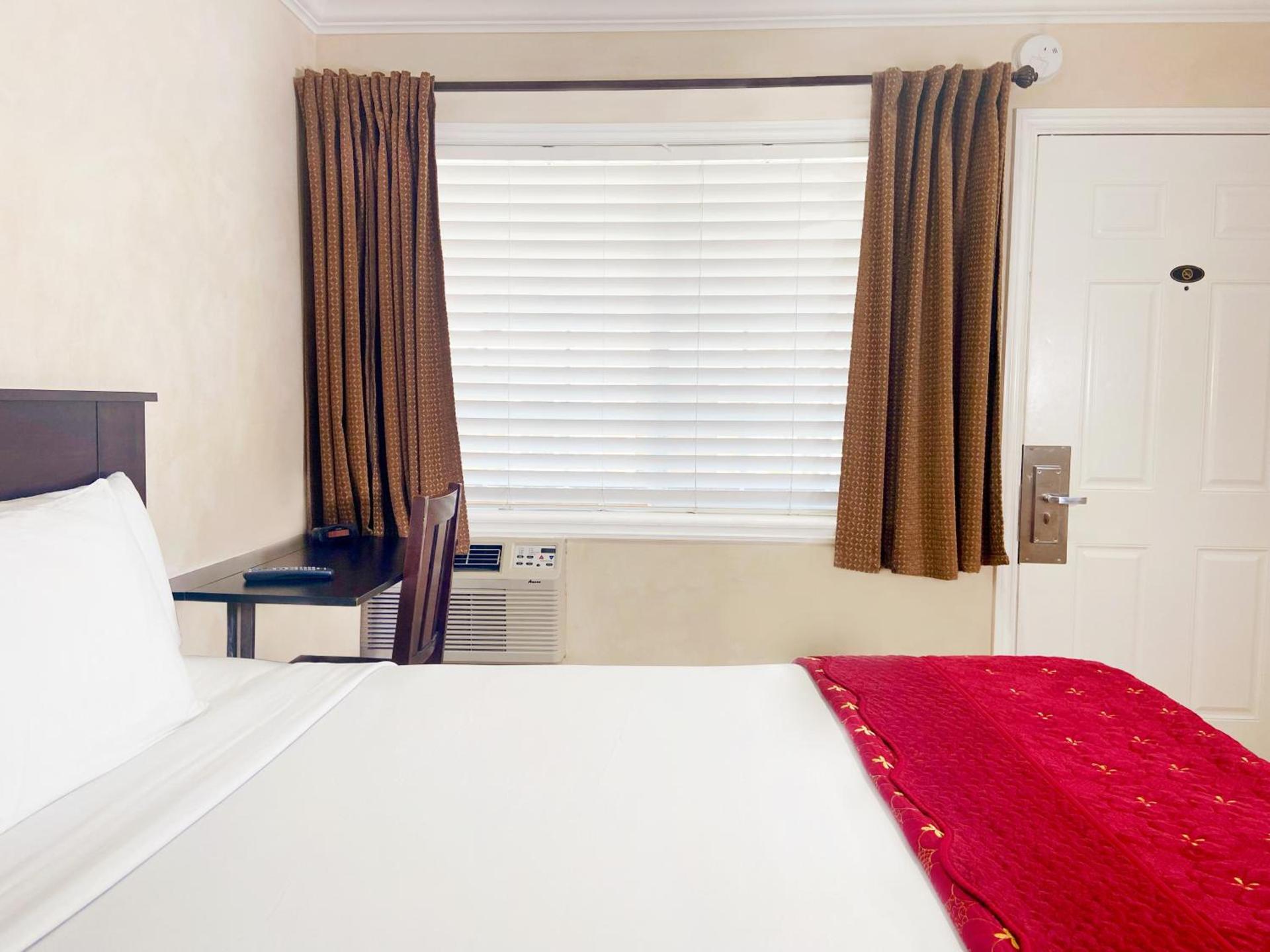 Nite Inn at Universal City - Walking Distance to Universal Studios Hollywood photo 41