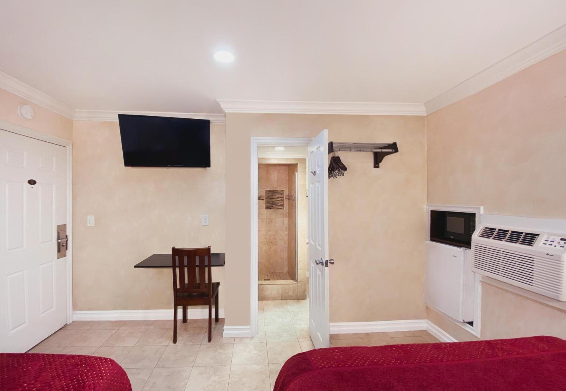 Nite Inn at Universal City - Walking Distance to Universal Studios Hollywood photo 70