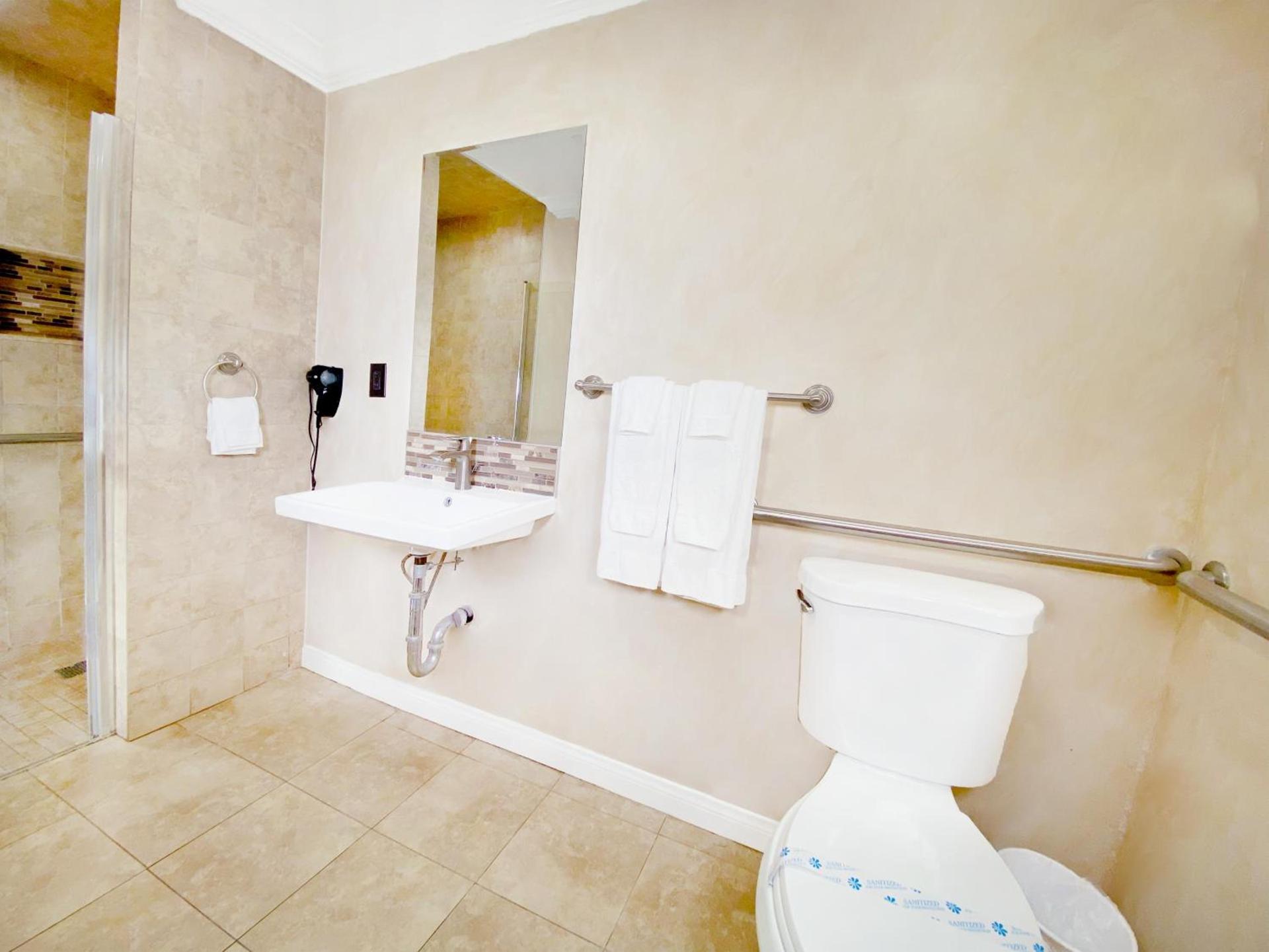 Nite Inn at Universal City - Walking Distance to Universal Studios Hollywood photo 81
