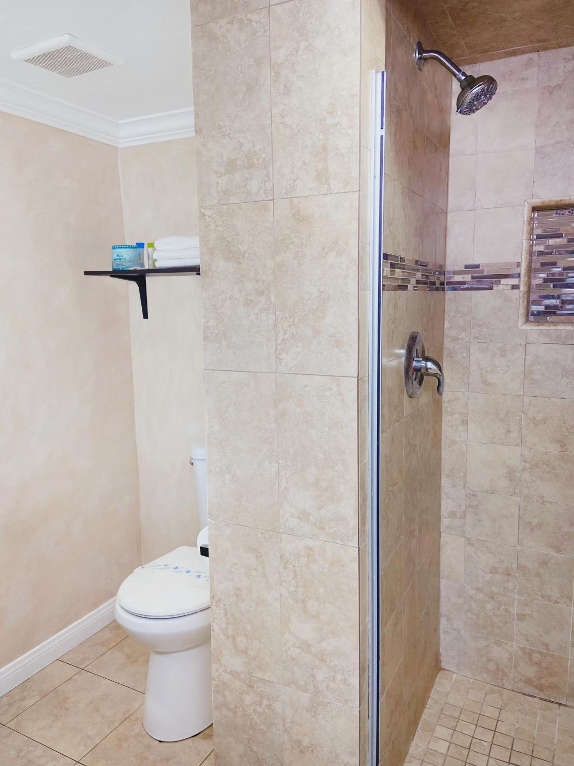 Nite Inn at Universal City - Walking Distance to Universal Studios Hollywood photo 88