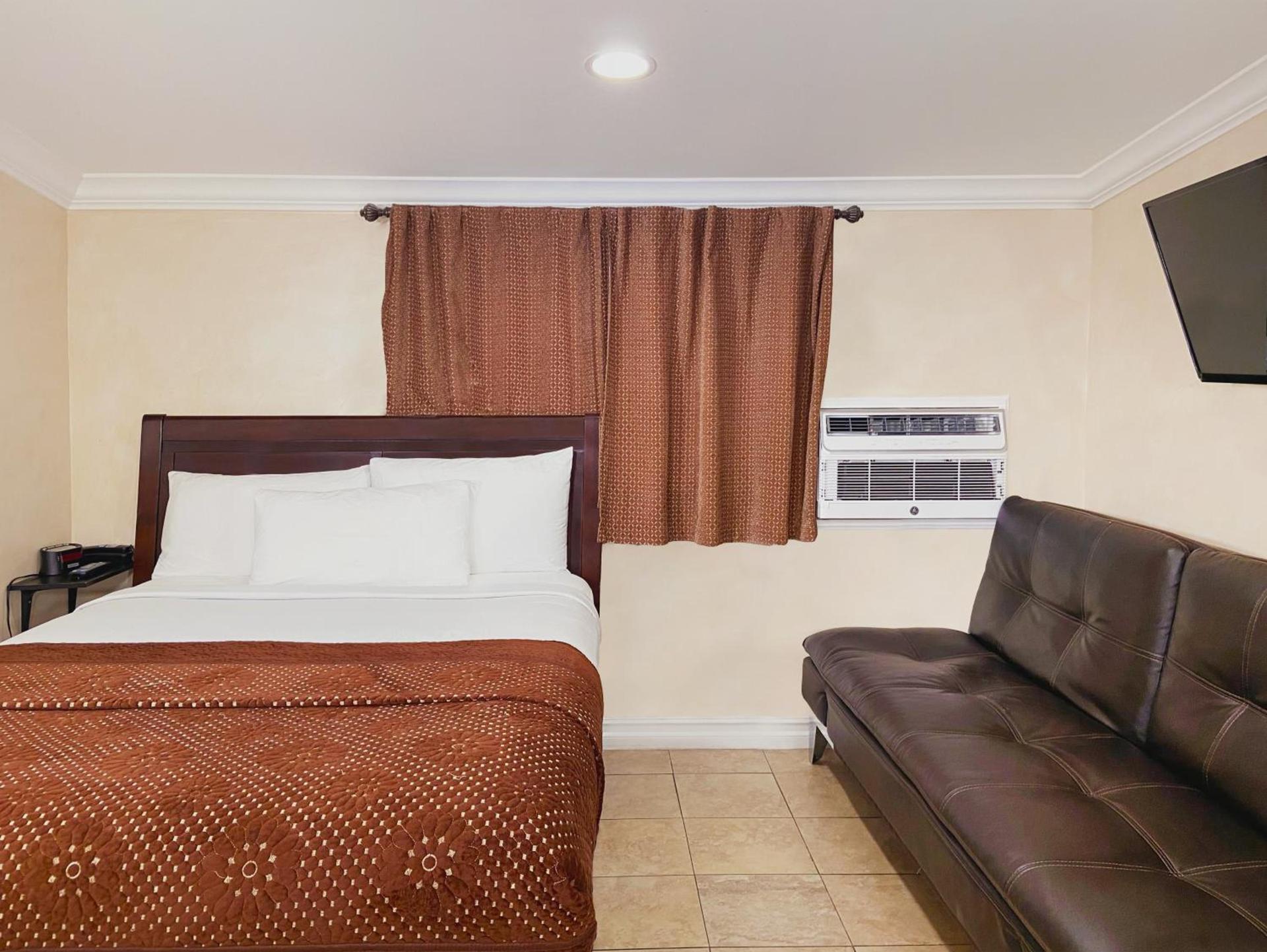 Nite Inn at Universal City - Walking Distance to Universal Studios Hollywood photo 99