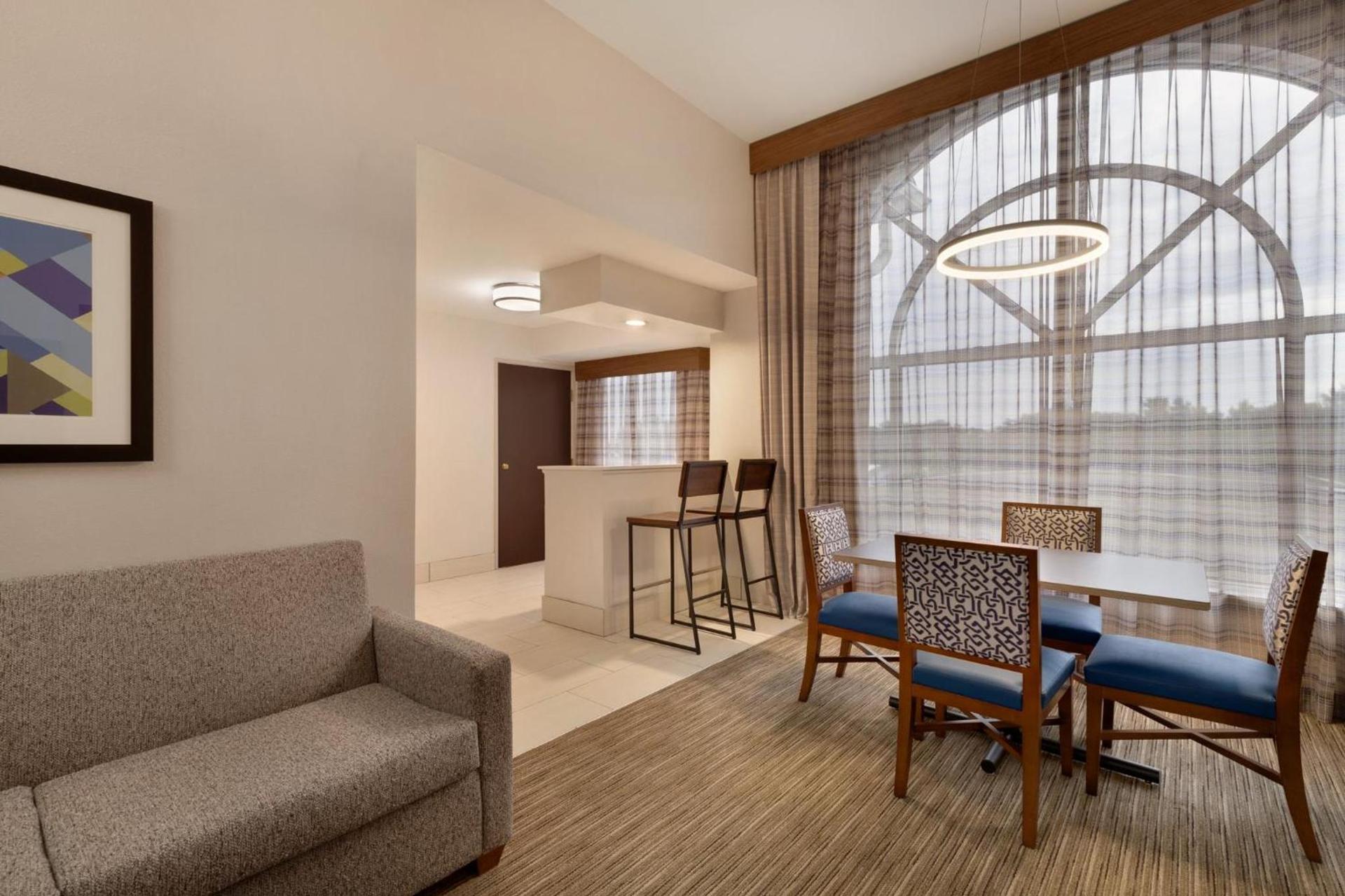 Holiday Inn Express Hotel & Suites Opelika Auburn by IHG photo 70