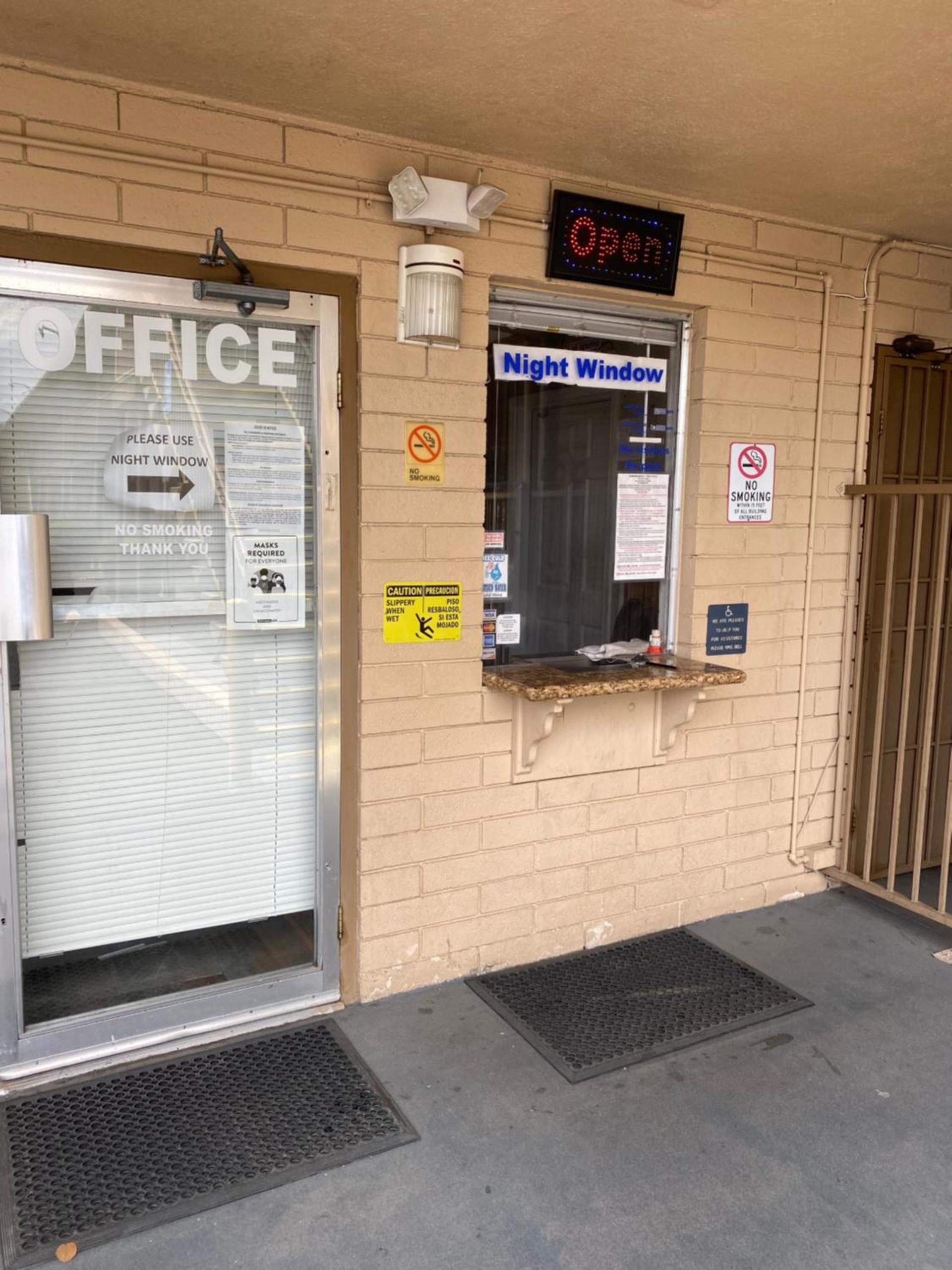 Downtown Motel 7 photo 10