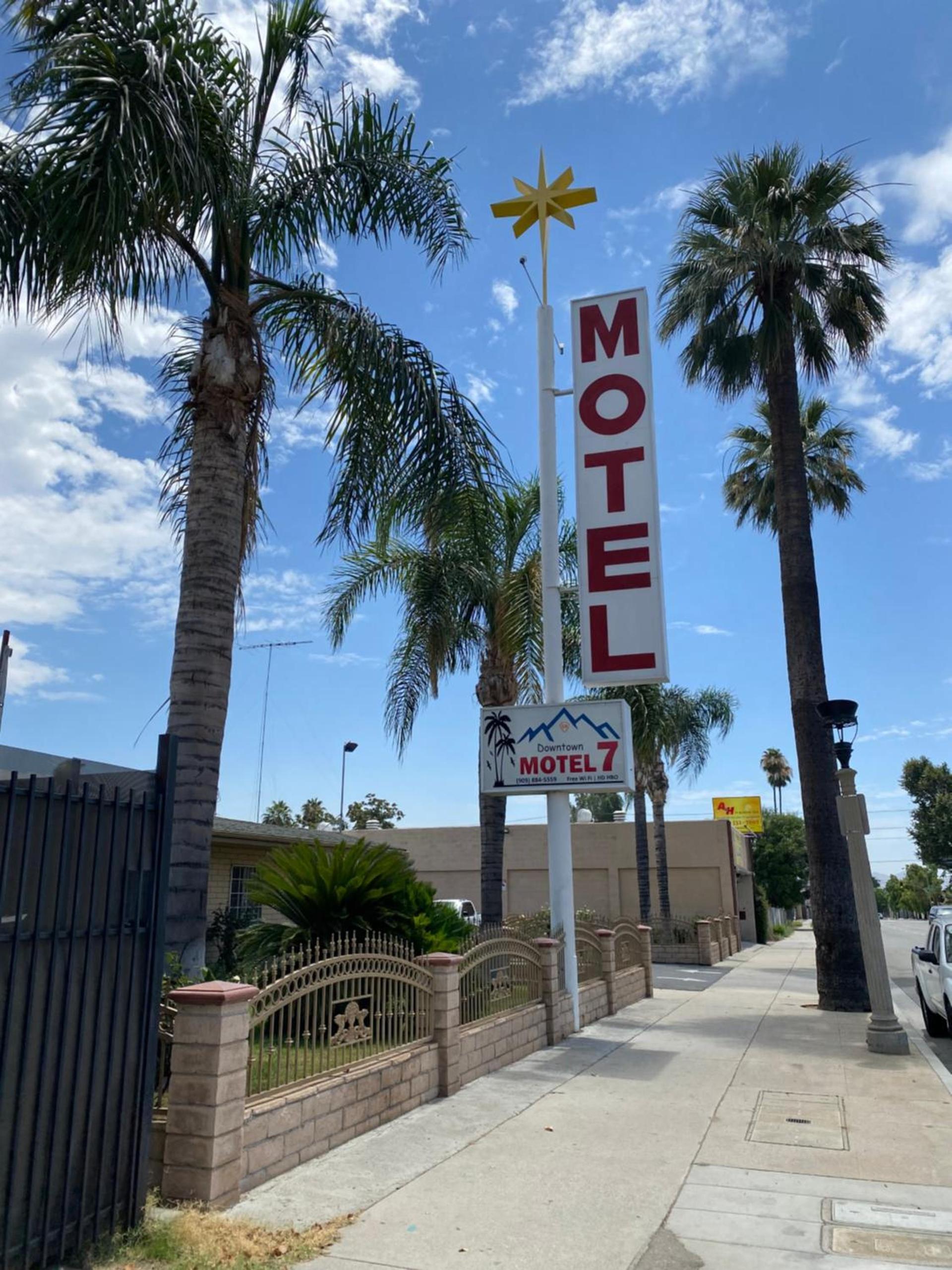 Downtown Motel 7 photo 14