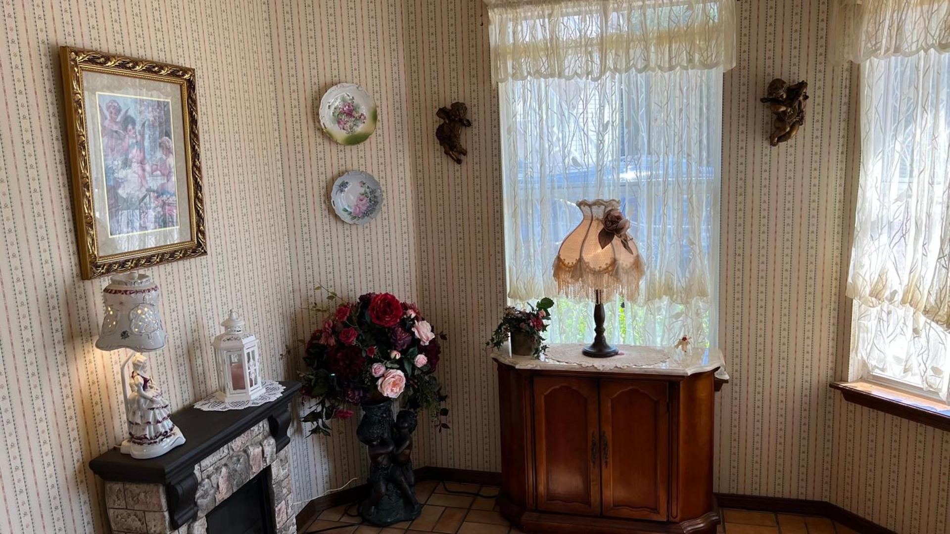 Victorian Inn photo 8