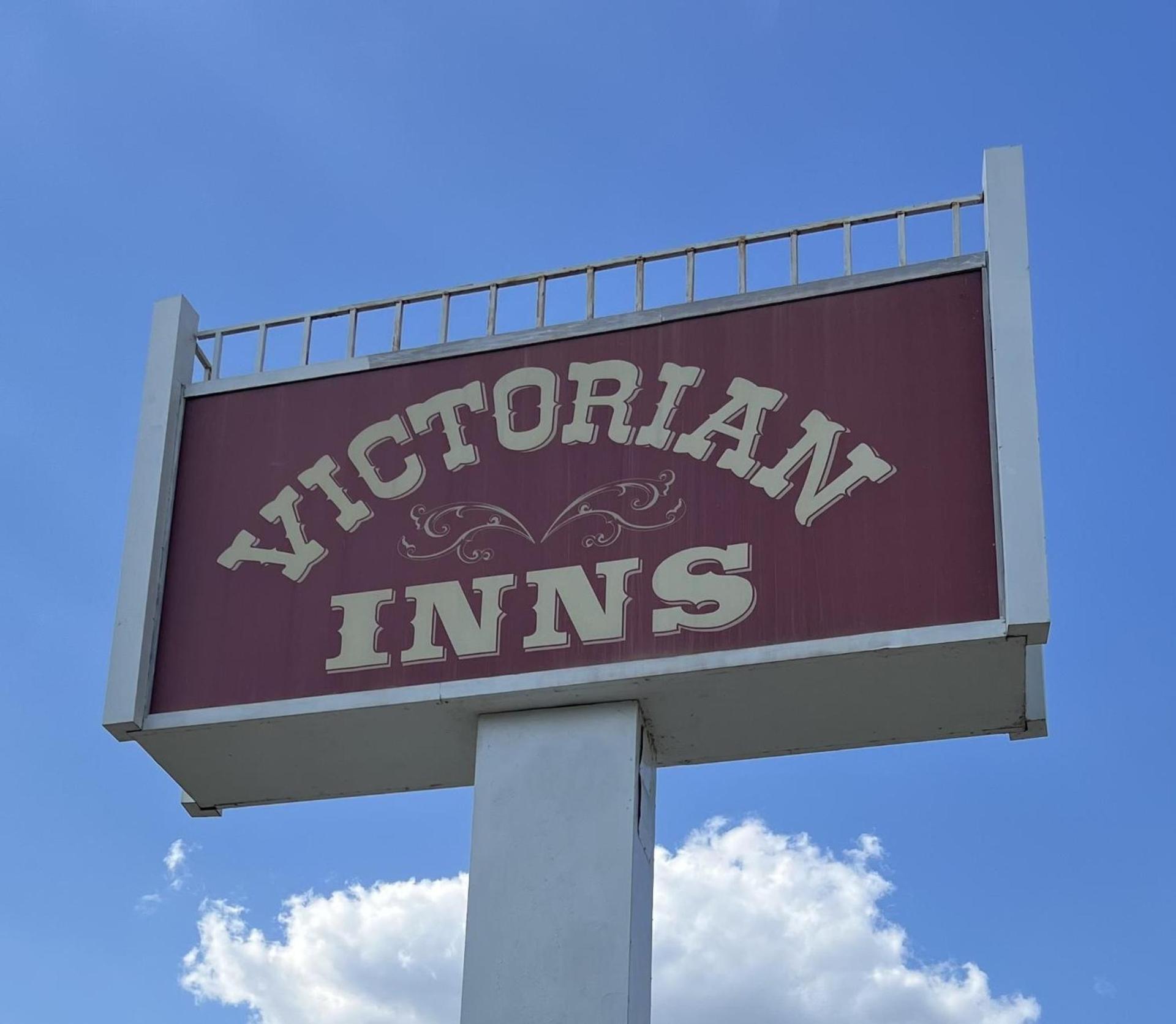 Victorian Inn photo 22