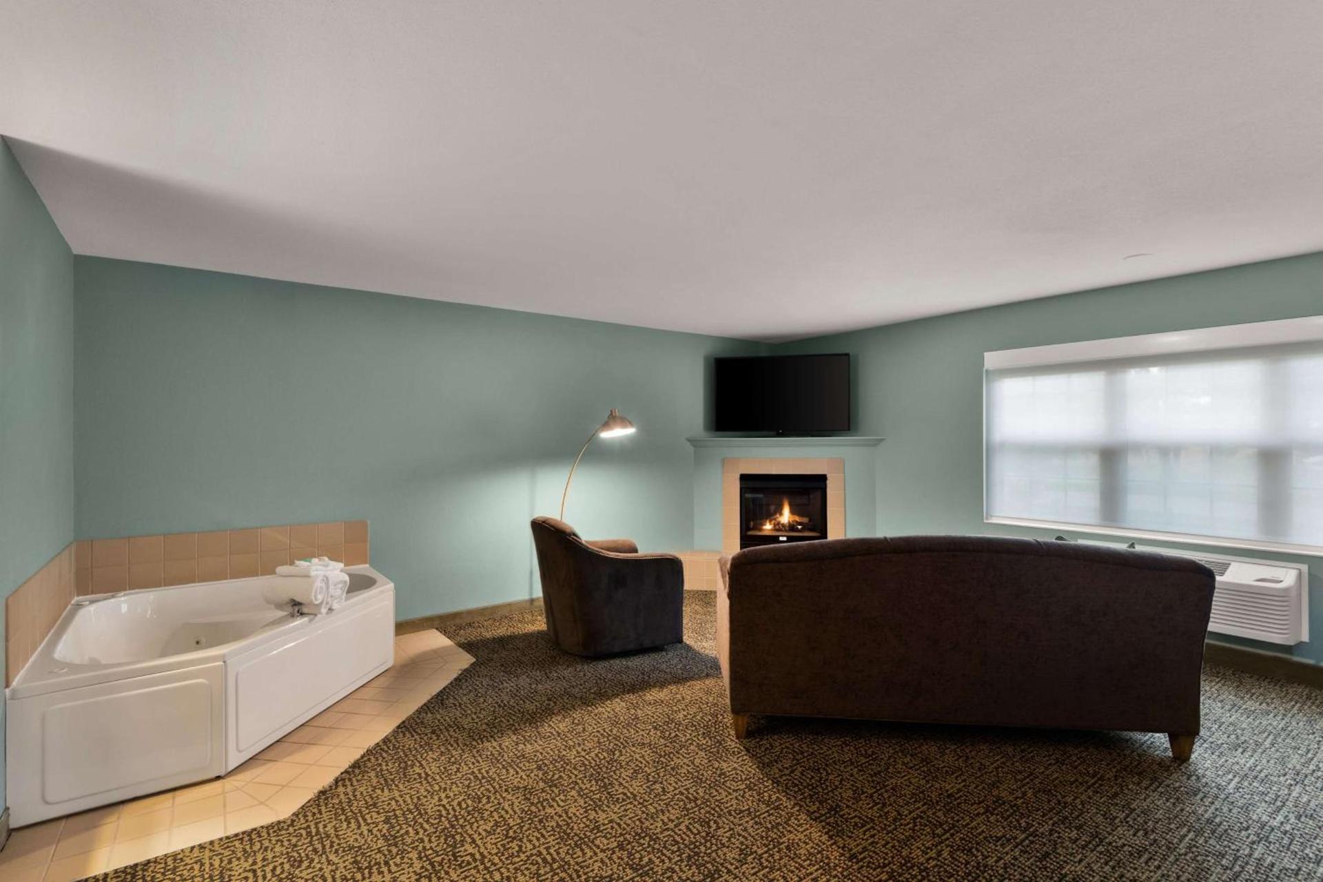 Wyndham Garden Galena Hotel & Day Spa photo 20