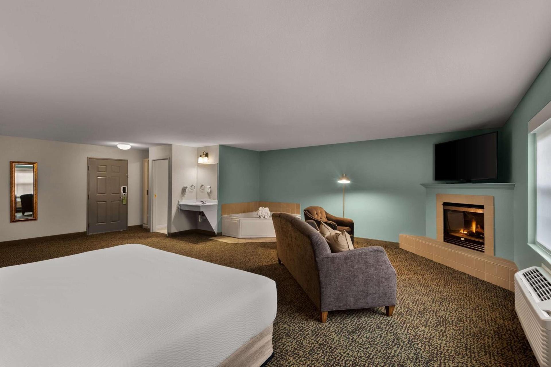 Wyndham Garden Galena Hotel & Day Spa photo 50