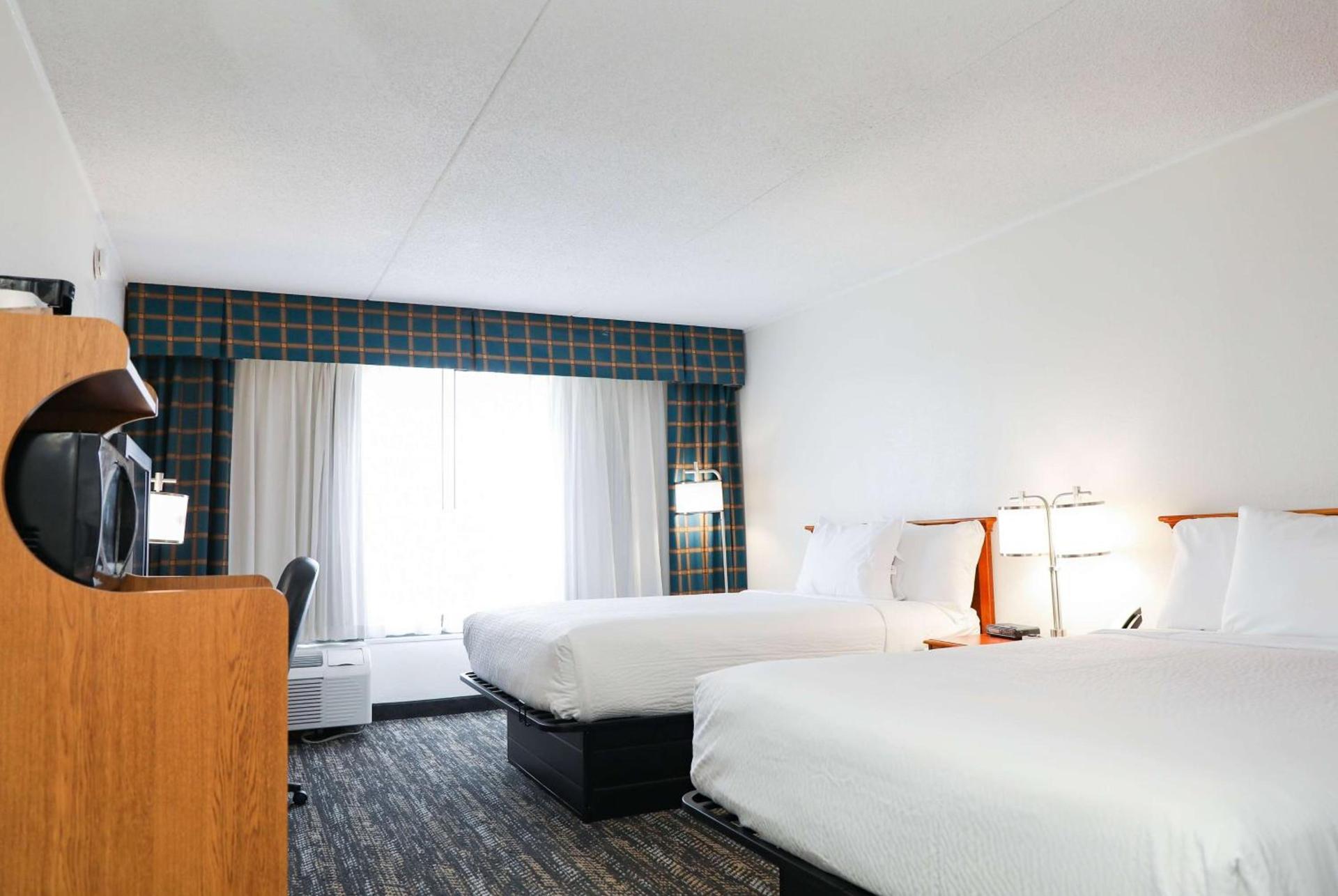 Ramada by Wyndham Cumberland Downtown photo 15