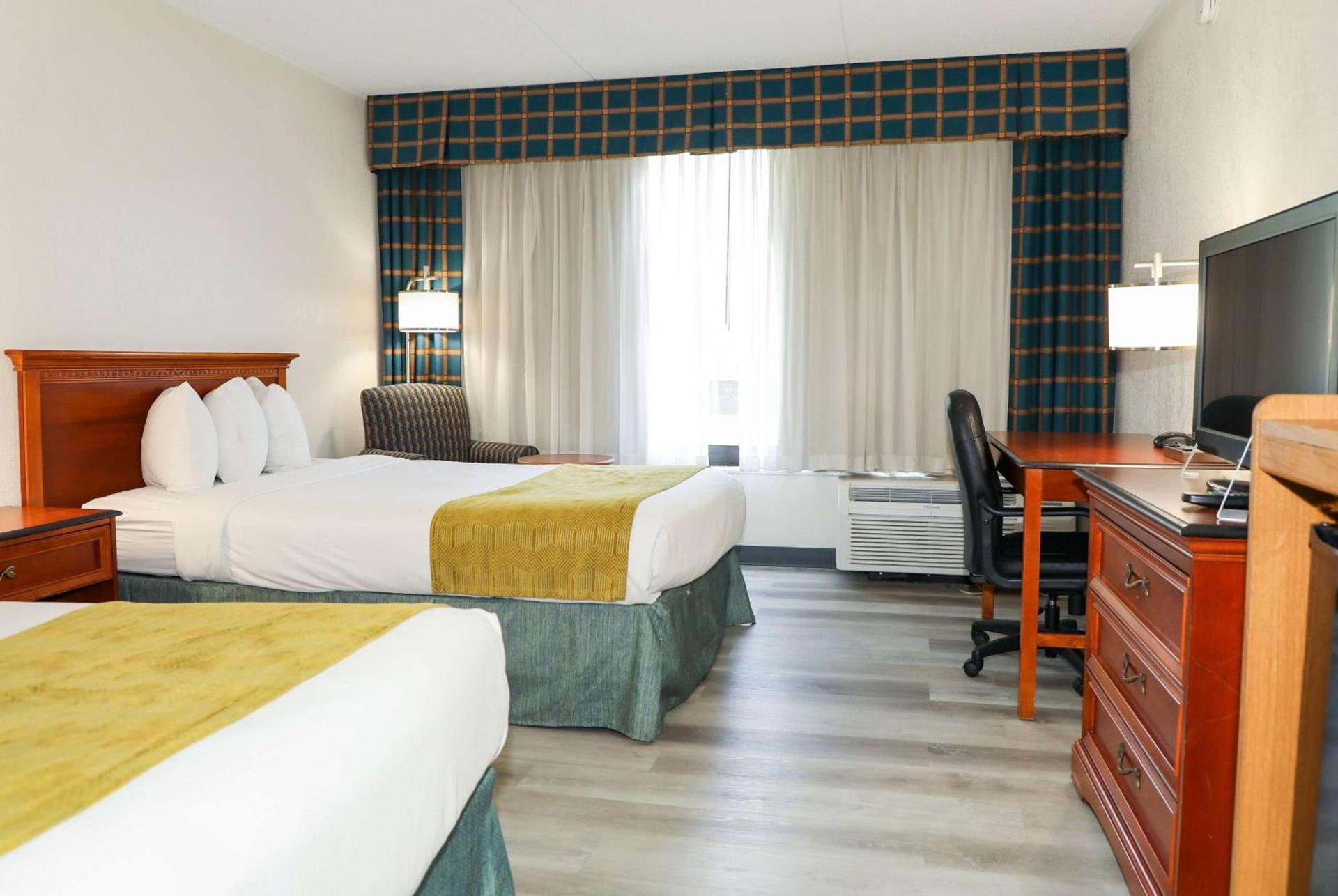 Ramada by Wyndham Cumberland Downtown photo 20