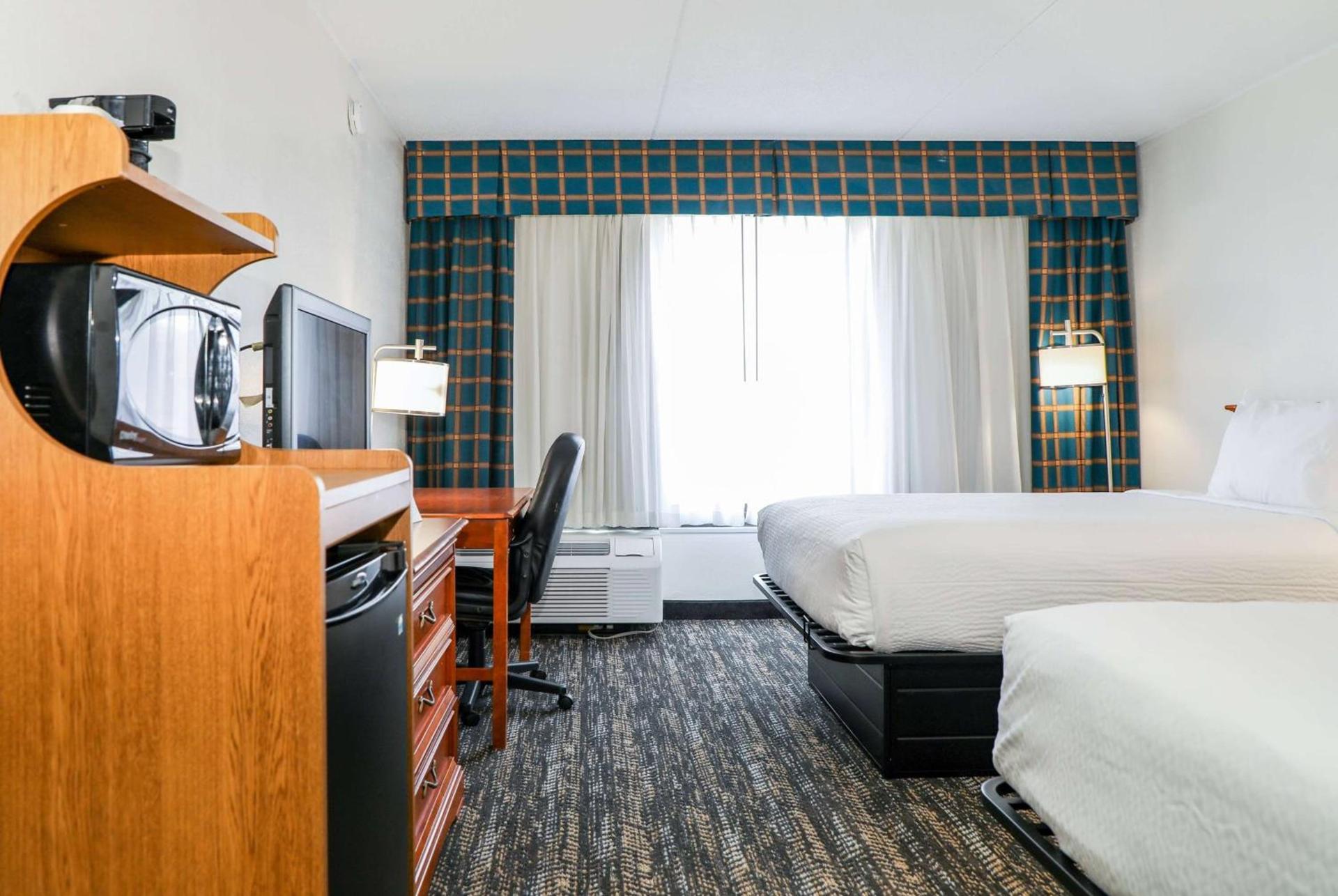Ramada by Wyndham Cumberland Downtown photo 21