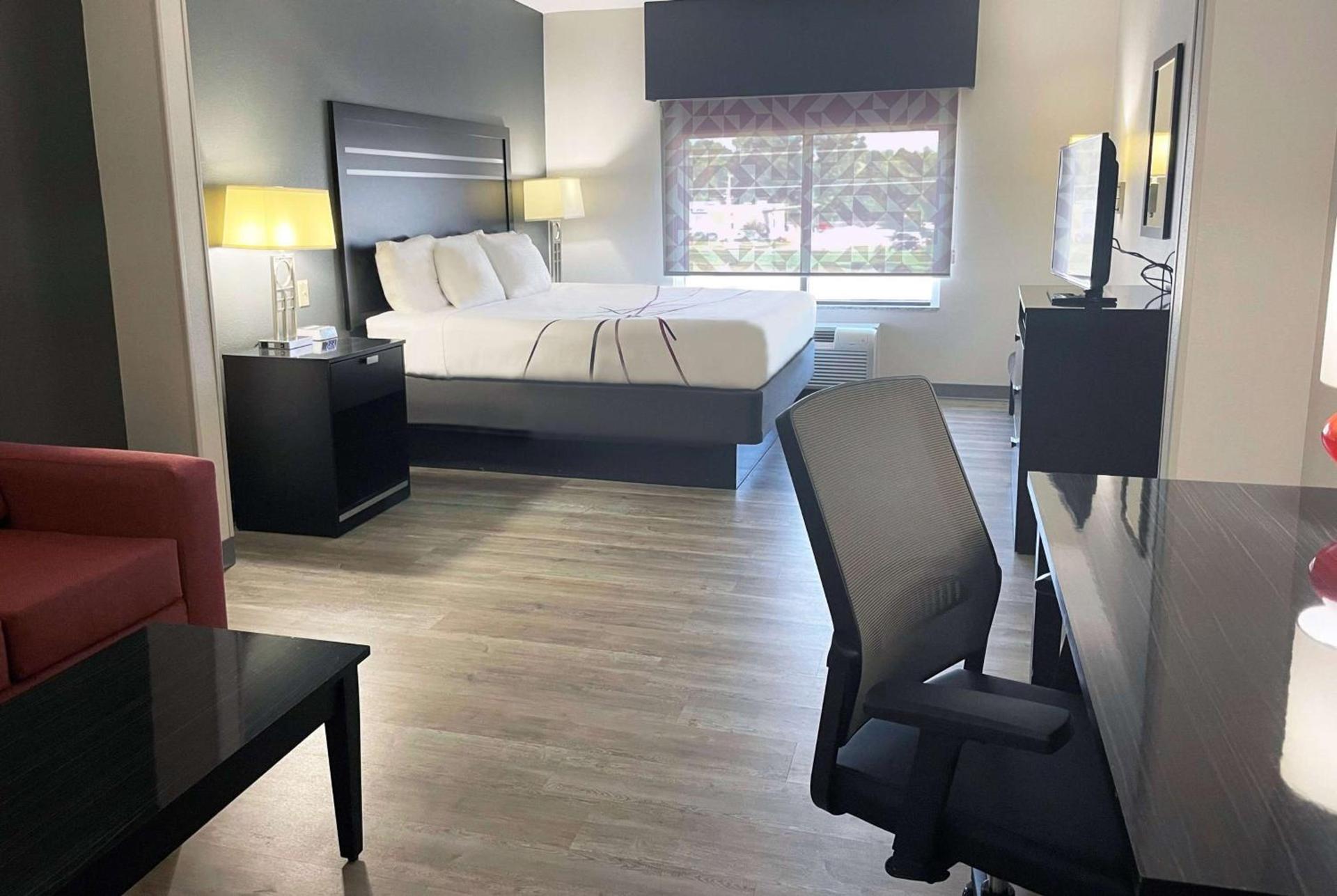 La Quinta Inn & Suites by Wyndham Tulsa Midtown photo 5