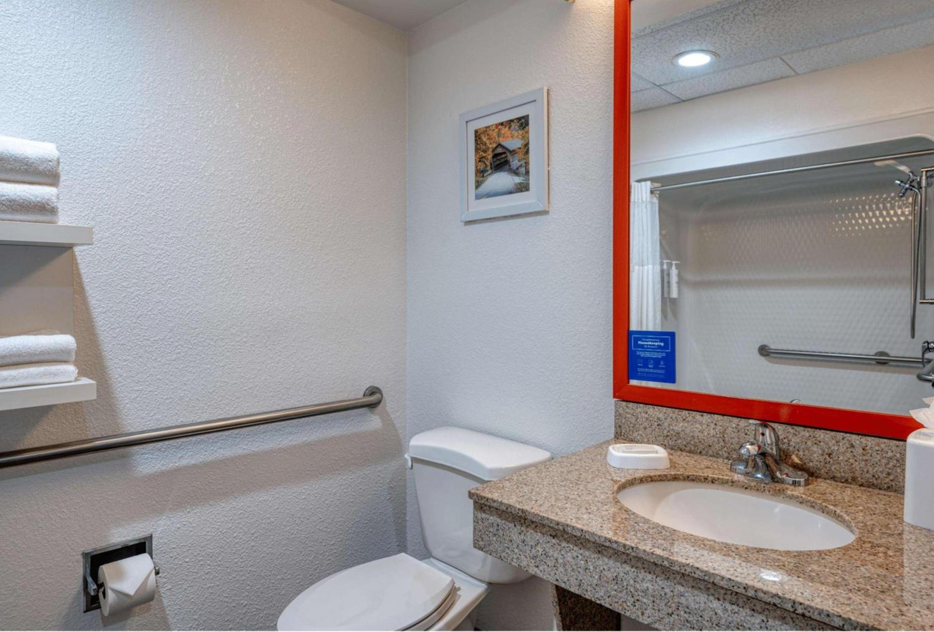 Hampton Inn by Hilton Washington Court House photo 21