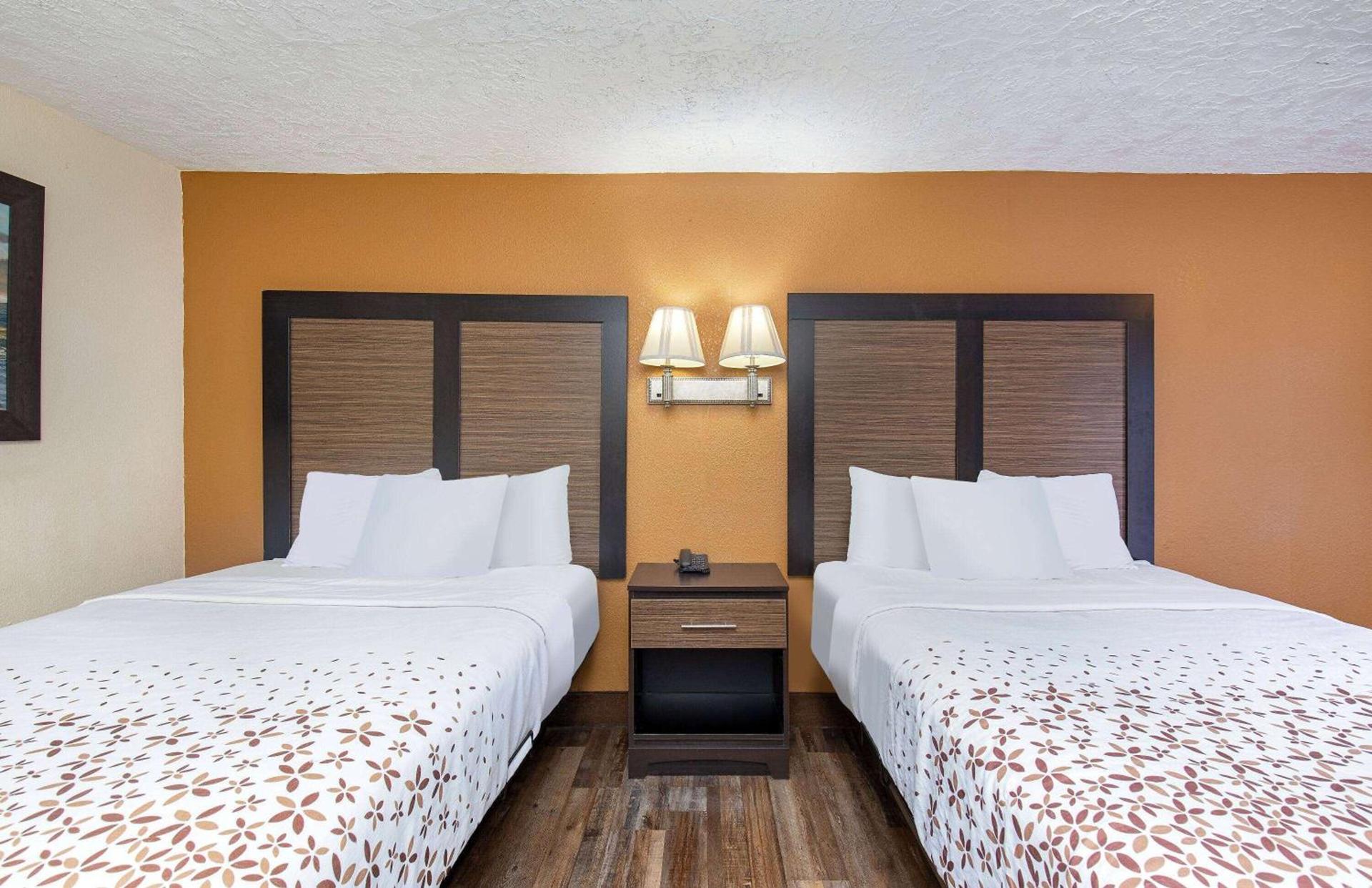 Americana Inn a Travelodge by Wyndham photo 17