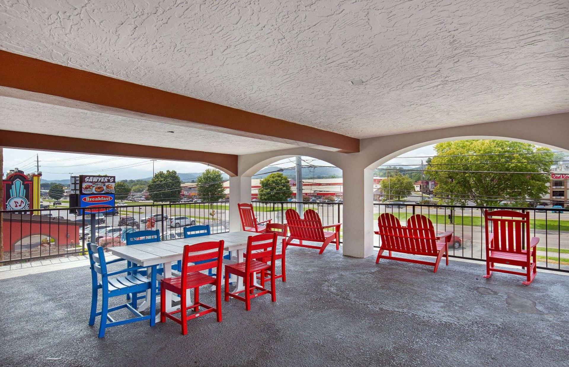 Americana Inn a Travelodge by Wyndham photo 24