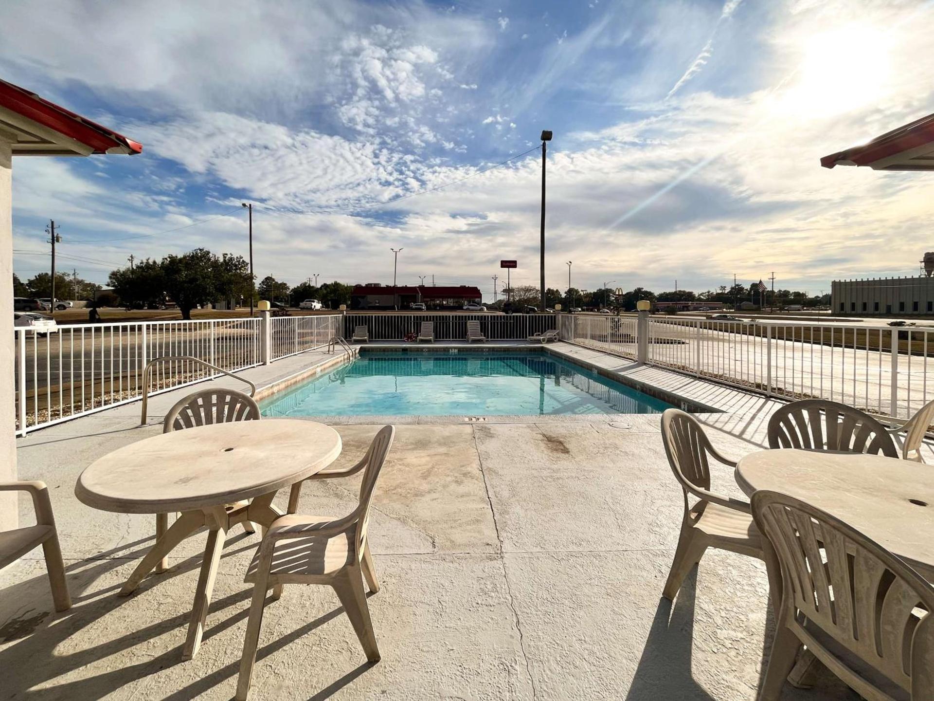 Motel 6 Abbeville, AL photo 19