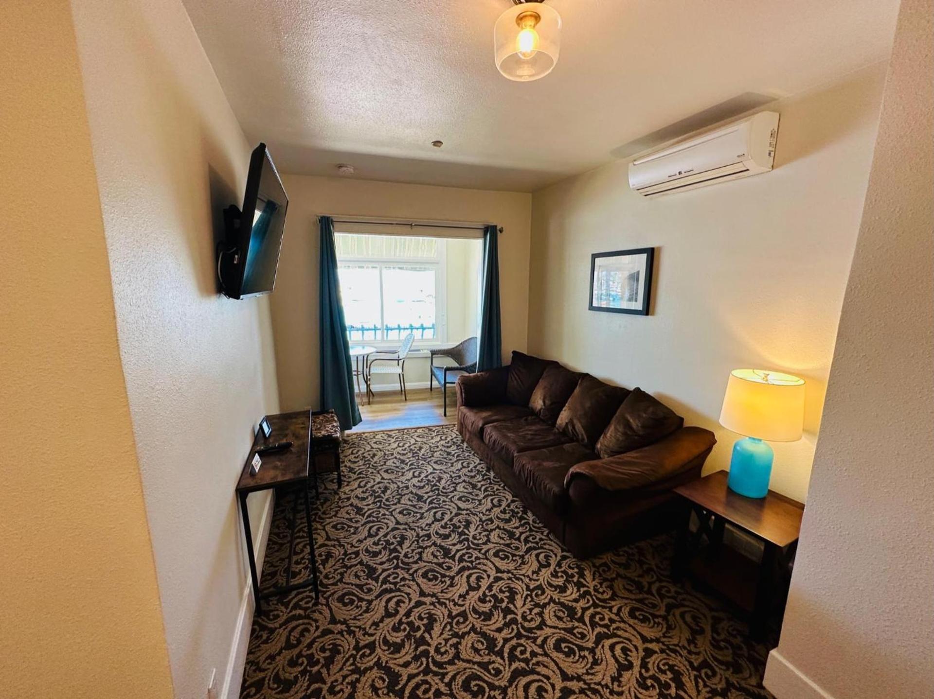 The Edgewater photo 36