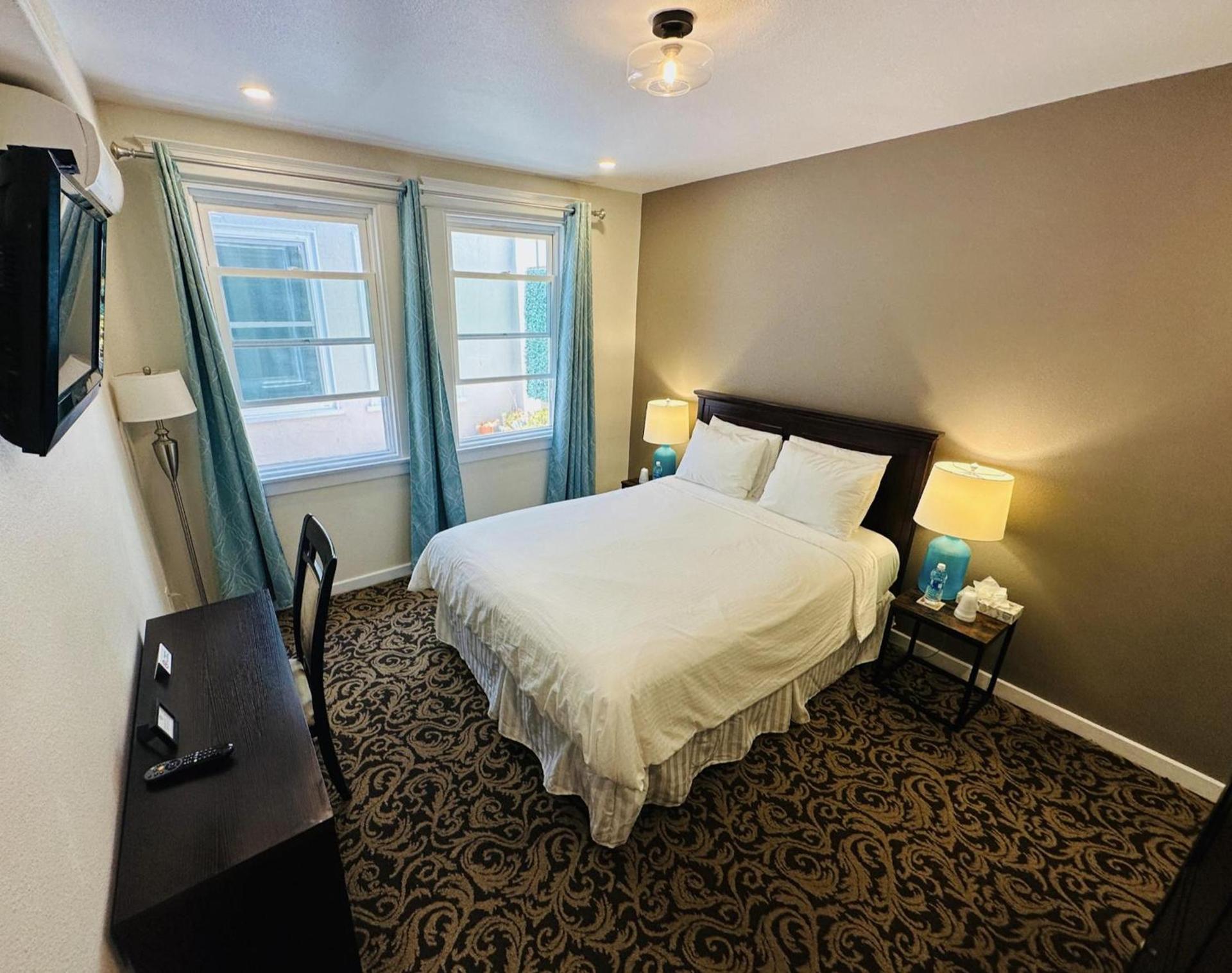 The Edgewater photo 43