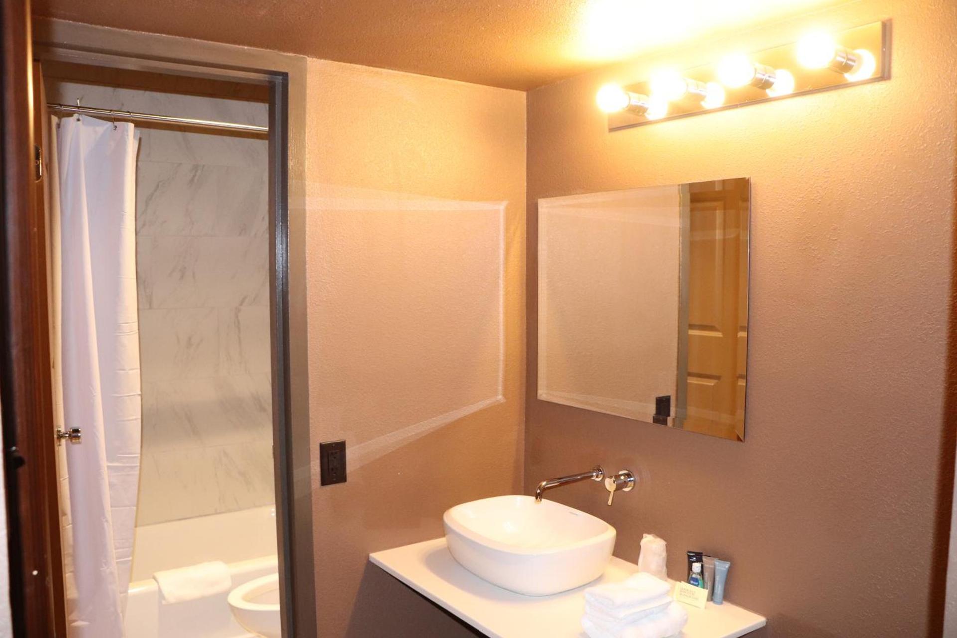 Historic Cow Palace Inn photo 3