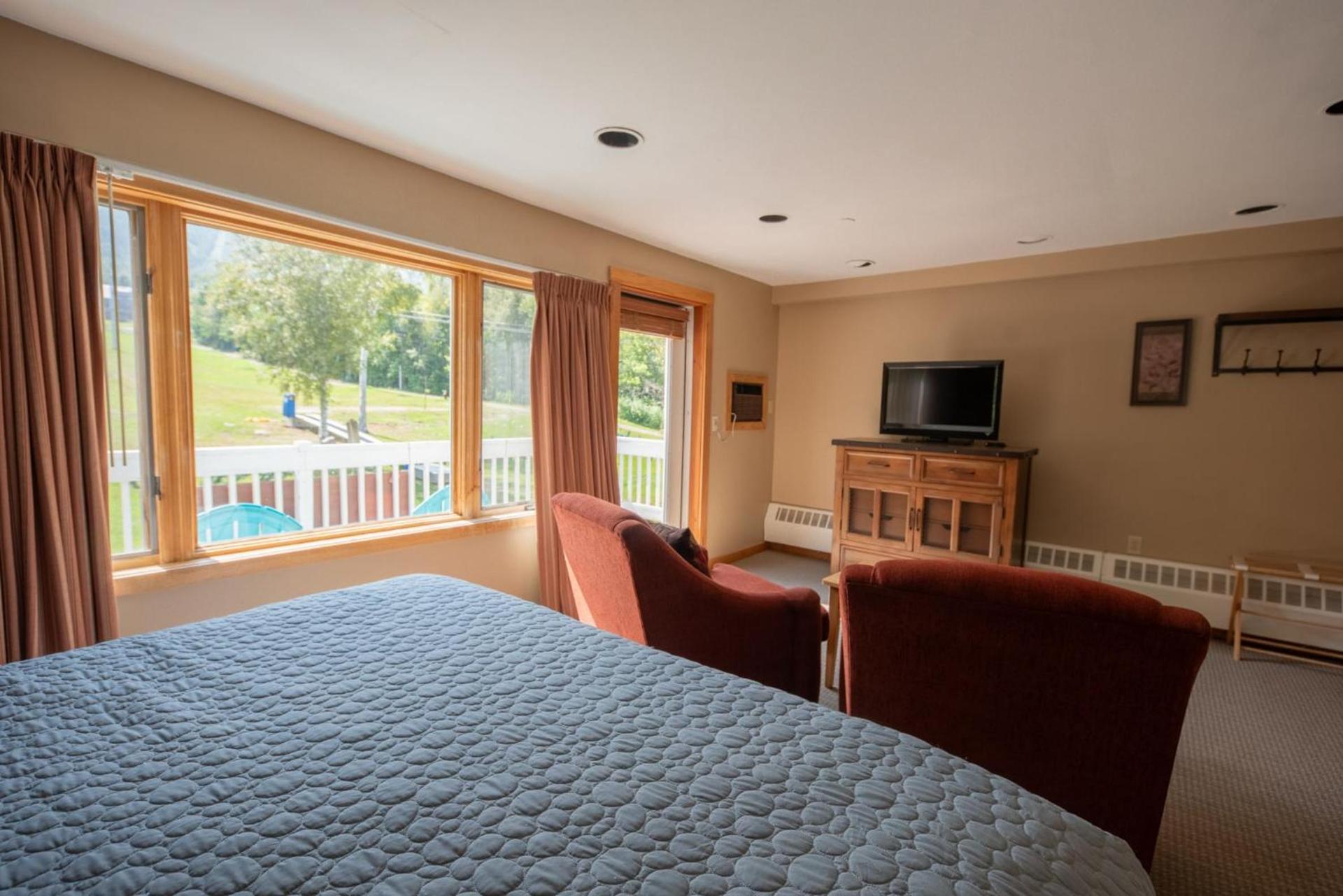 Sugarloaf Inn photo 34
