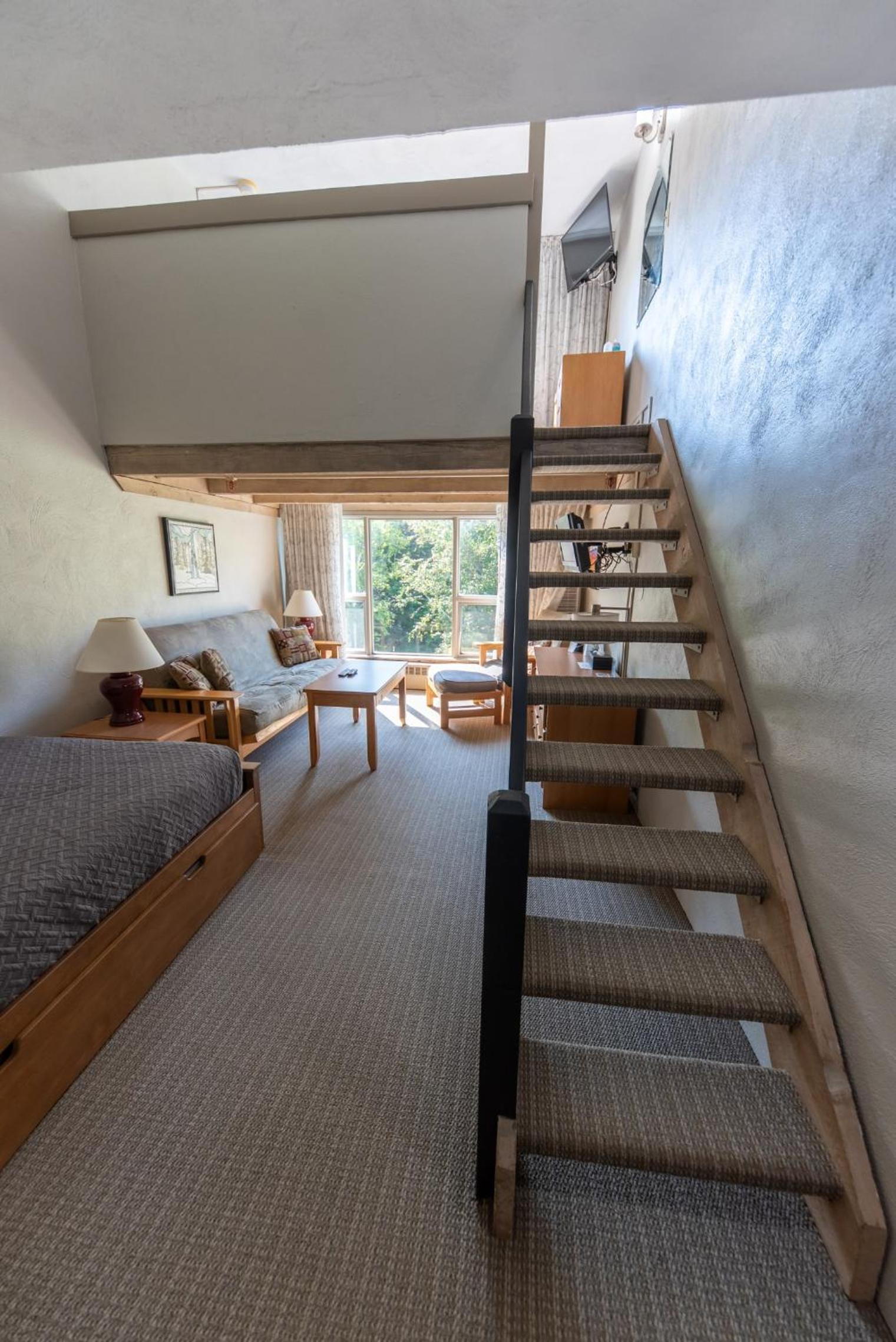 Sugarloaf Inn photo 43