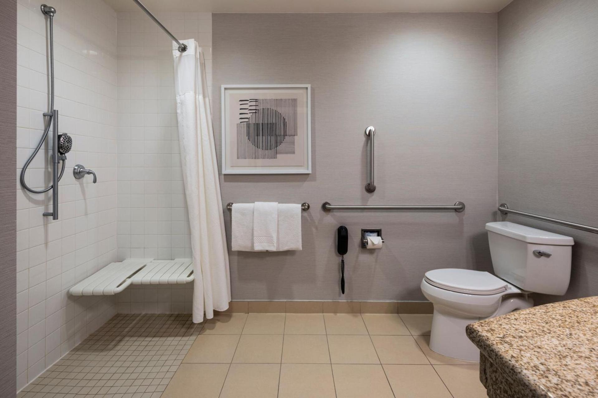 Courtyard Mankato Hotel & Event Center photo 58