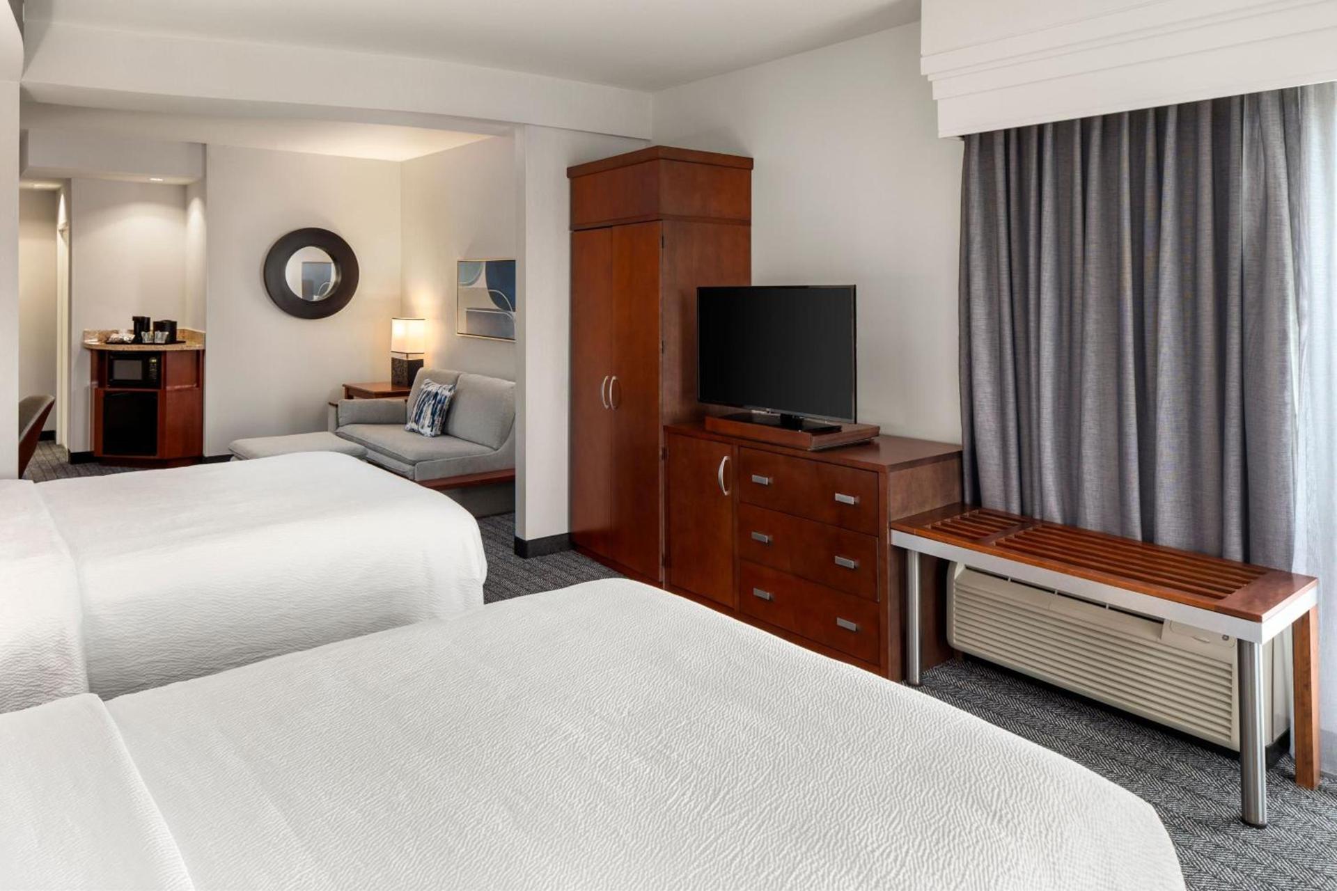 Courtyard Mankato Hotel & Event Center photo 66