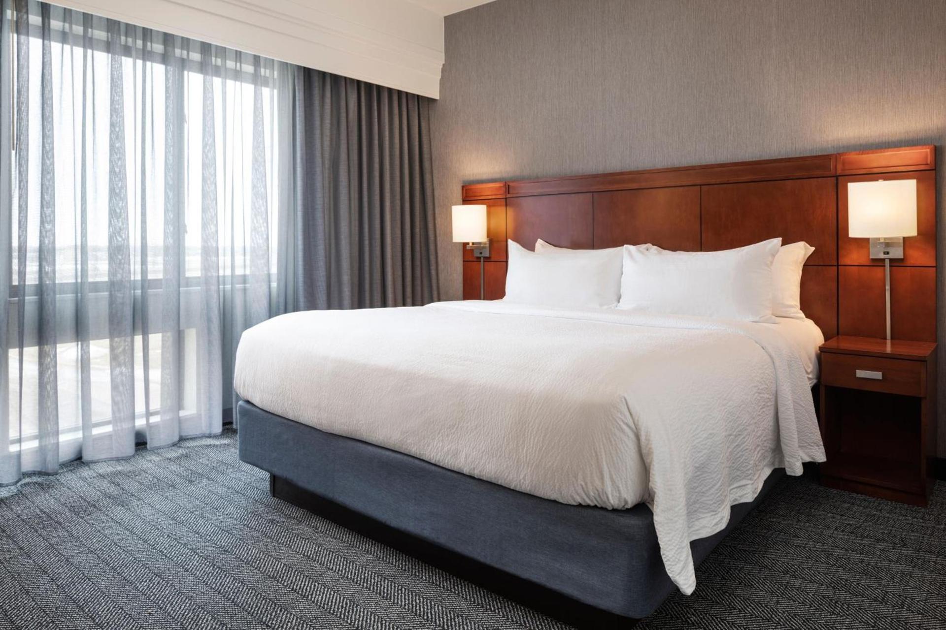 Courtyard Mankato Hotel & Event Center photo 67