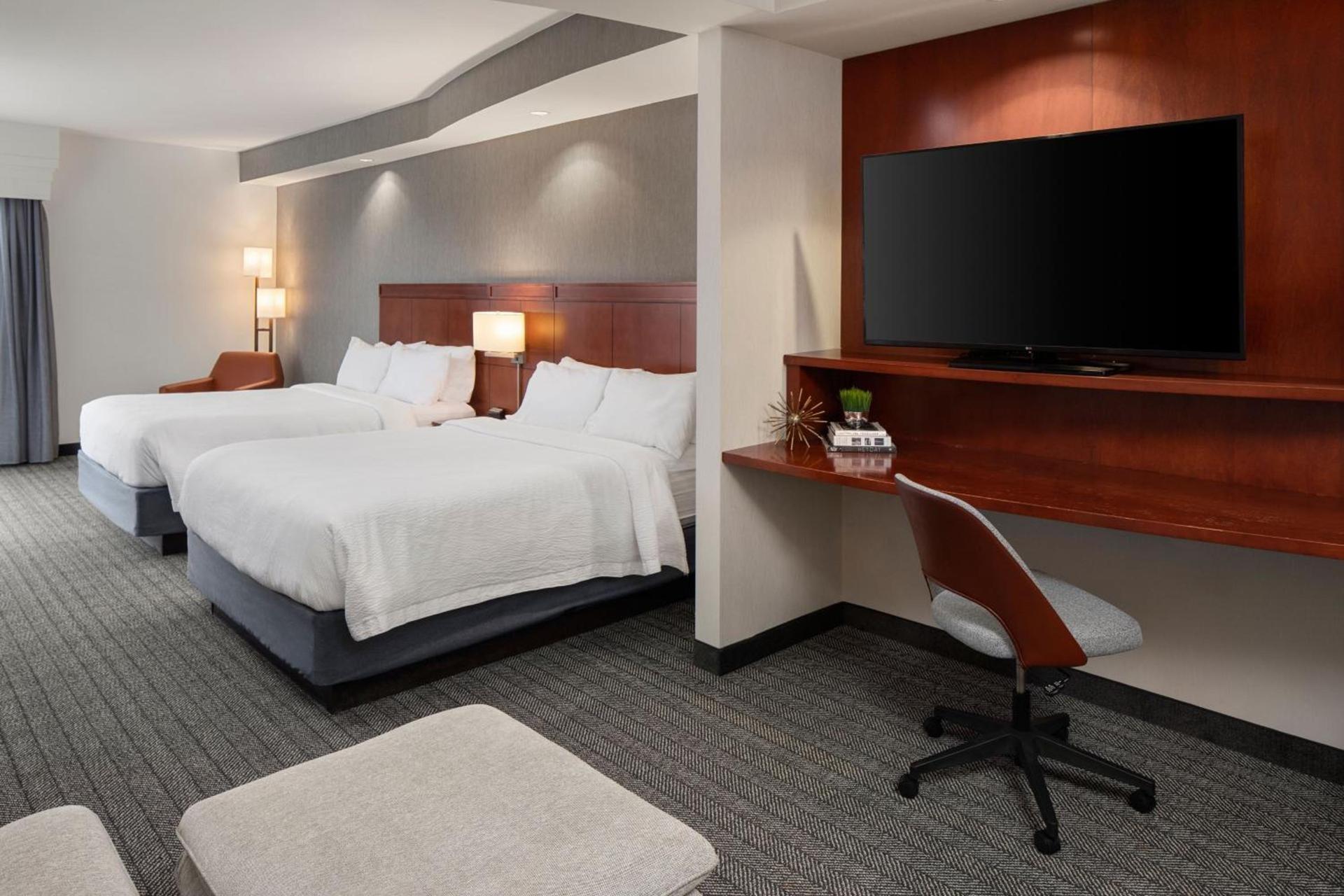 Courtyard Mankato Hotel & Event Center photo 68