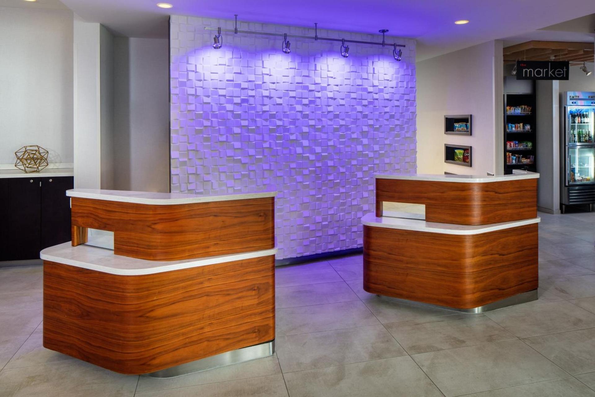 Courtyard by Marriott Charleston Downtown/Civic Center photo 6