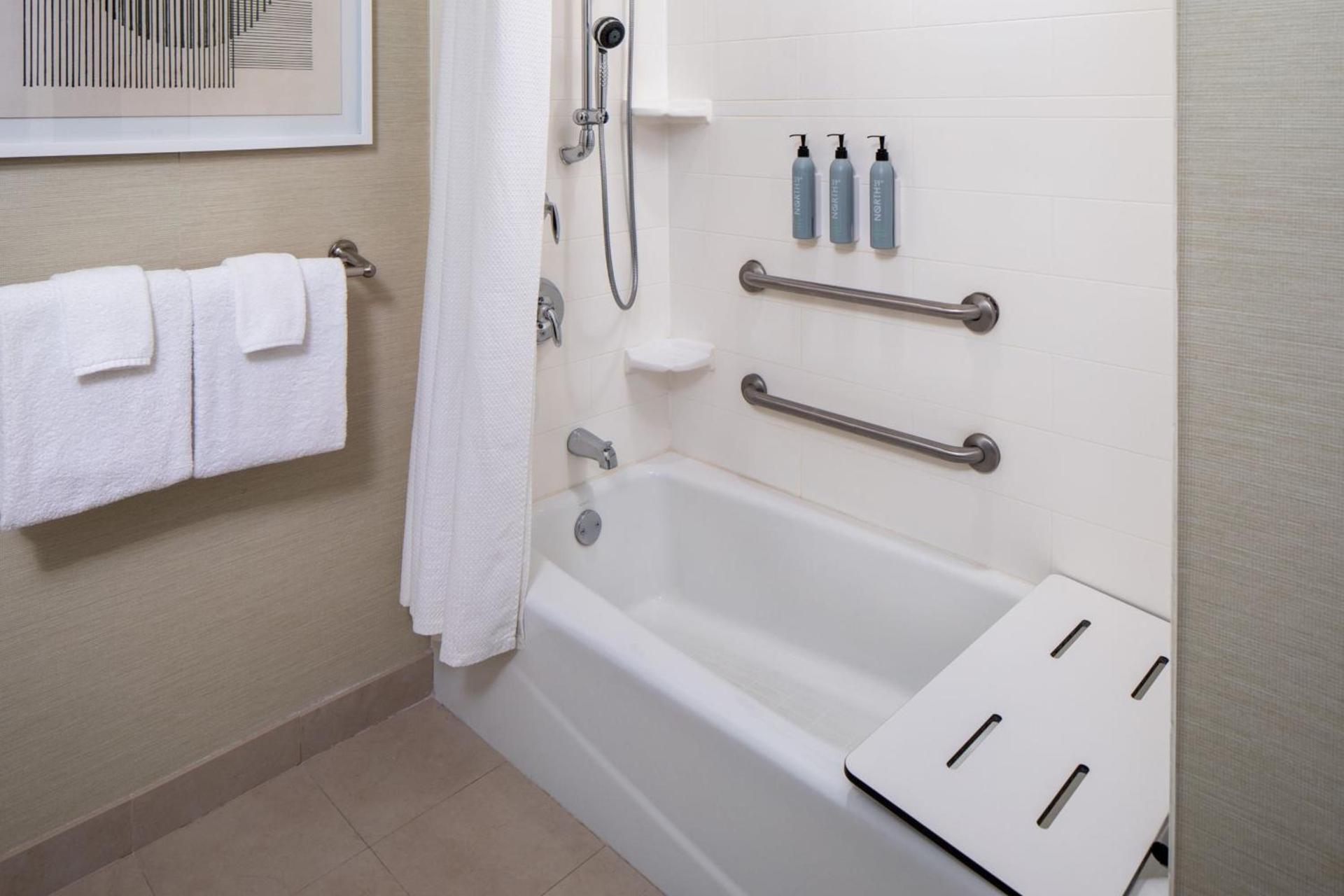 Courtyard by Marriott Charleston Downtown/Civic Center photo 20