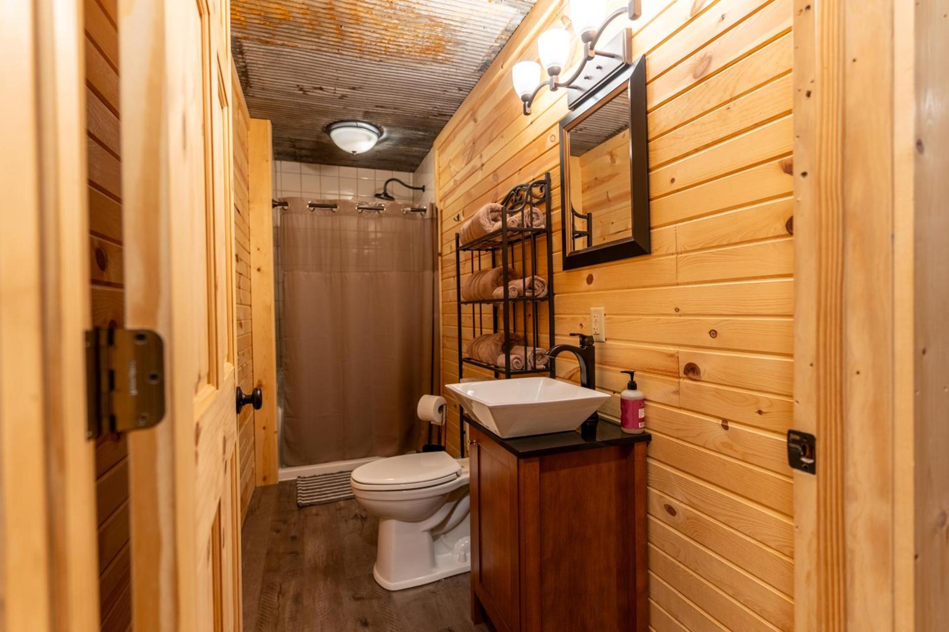 Bearshield Lodge photo 19