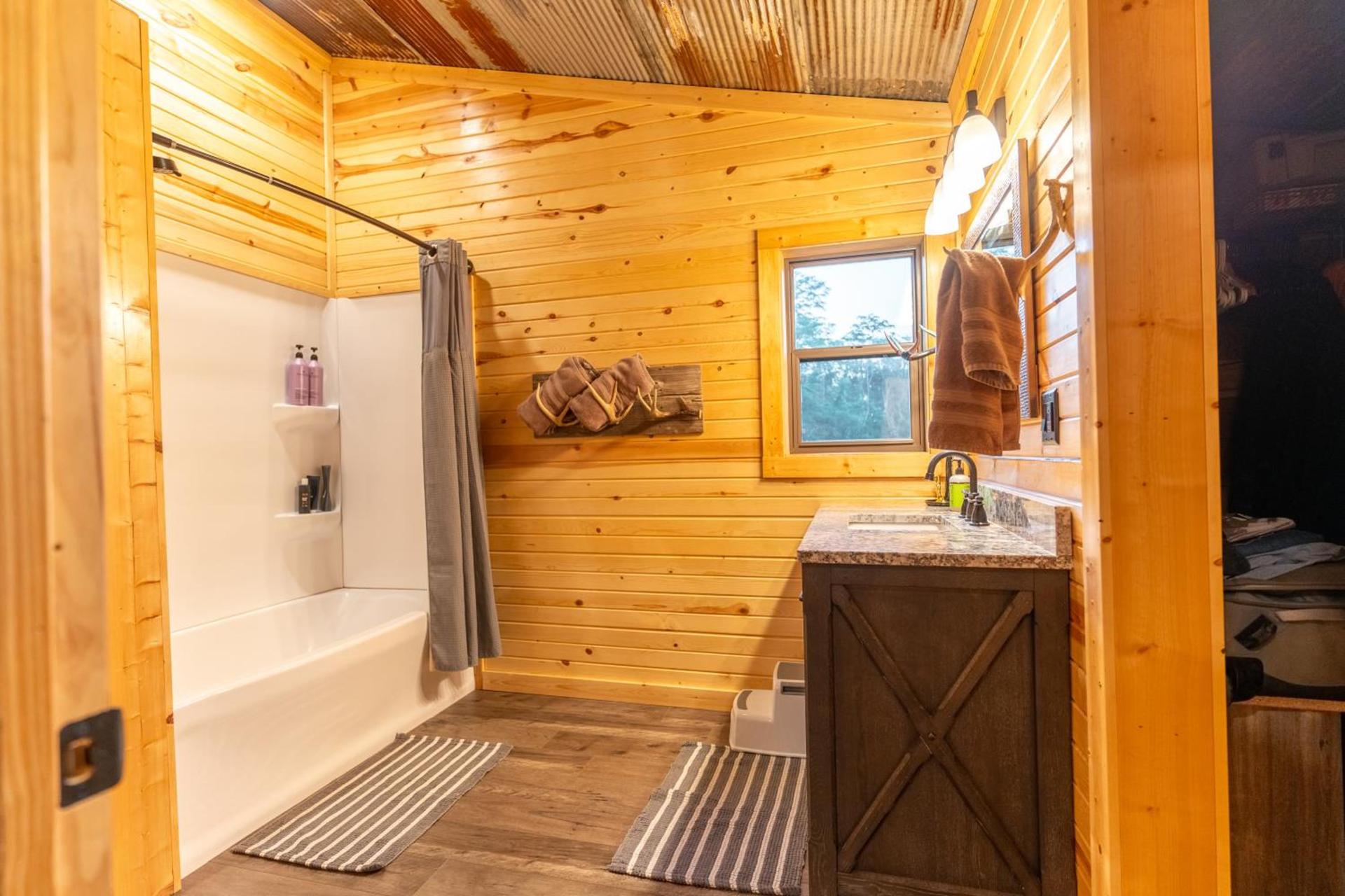 Bearshield Lodge photo 37