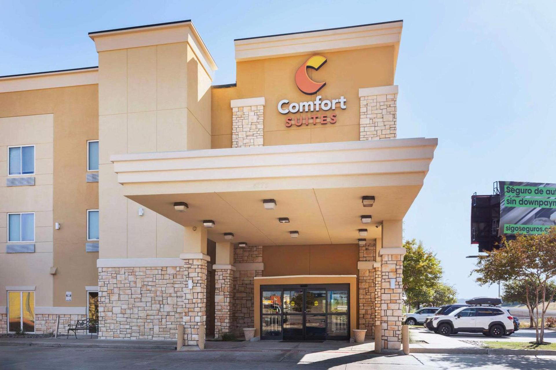 Comfort Suites West Dallas - Cockrell Hill photo 1