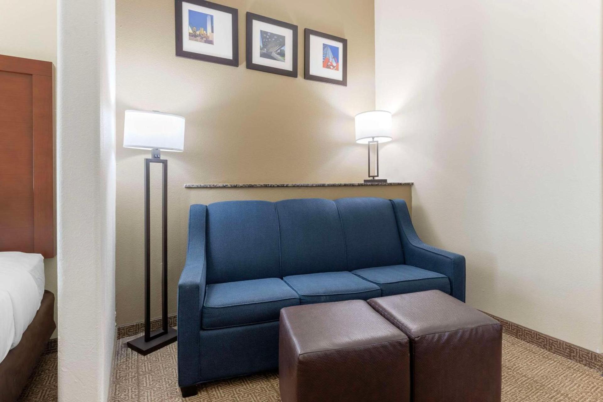 Comfort Suites West Dallas - Cockrell Hill photo 14