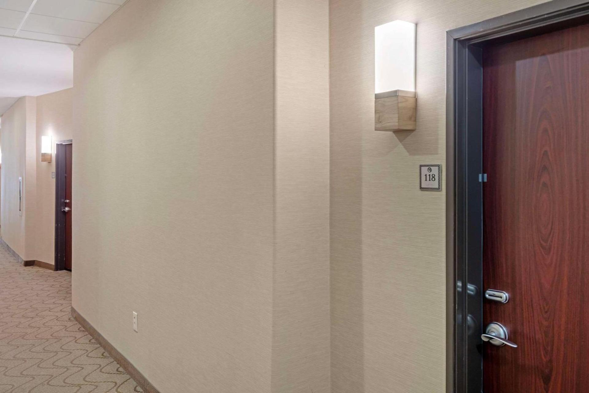 Comfort Suites West Dallas - Cockrell Hill photo 19