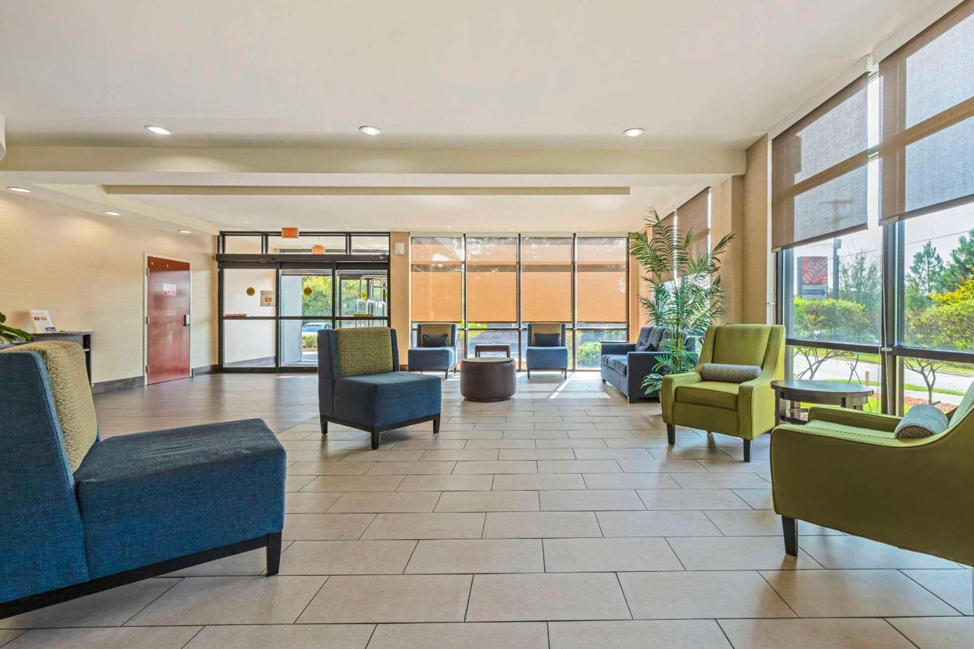 Comfort Suites Columbia Northeast - Fort Jackson photo 3