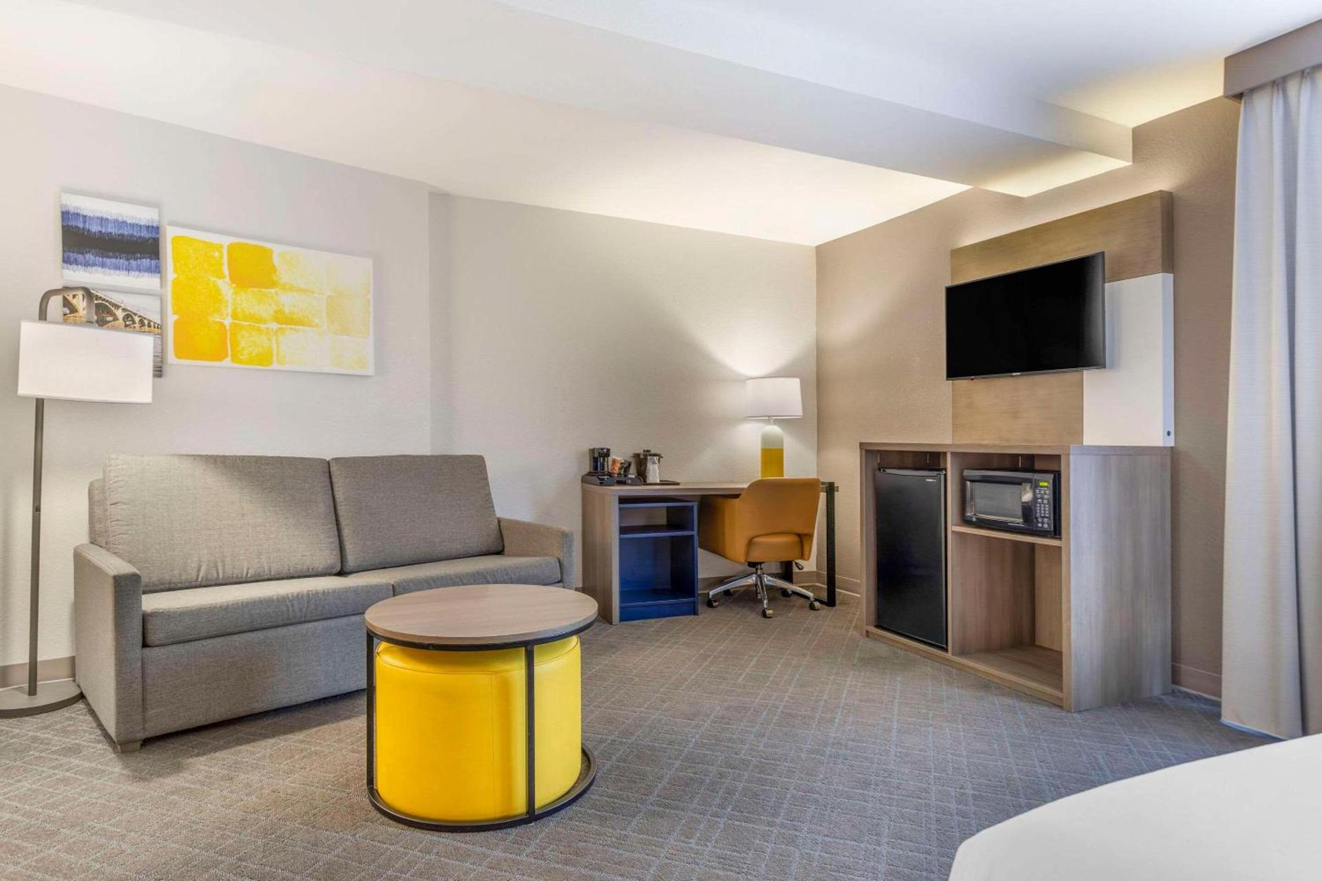 Comfort Suites Columbia Northeast - Fort Jackson photo 16