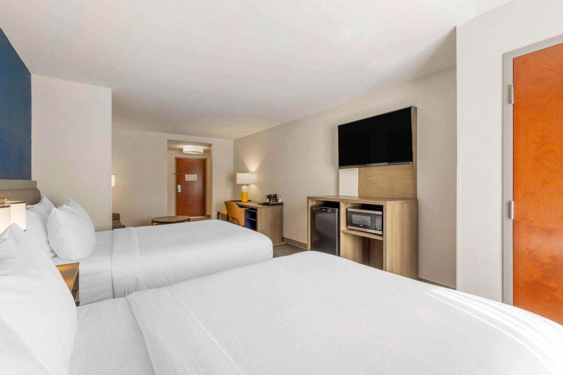 Comfort Suites Columbia Northeast - Fort Jackson photo 19