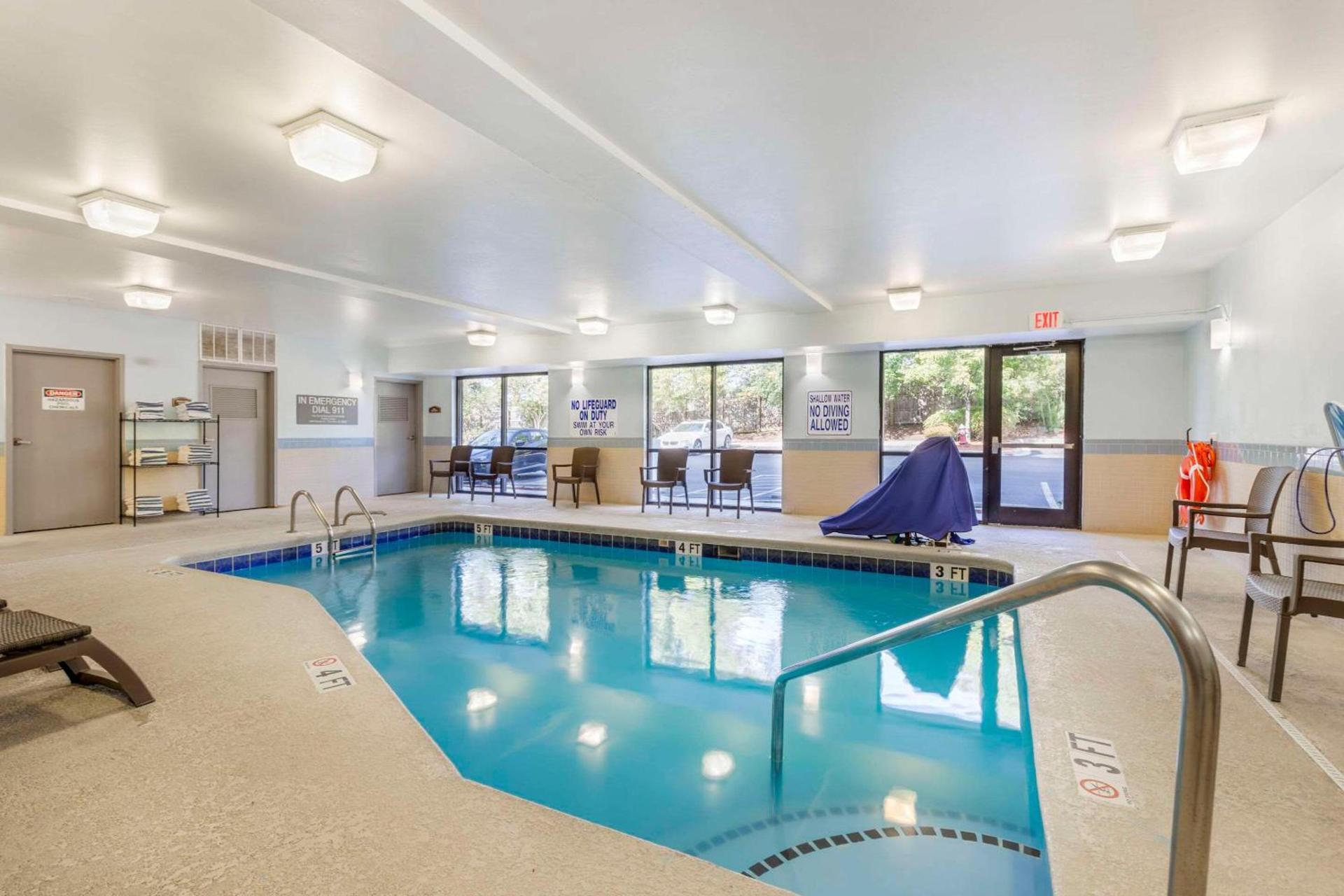 Comfort Suites Columbia Northeast - Fort Jackson photo 31